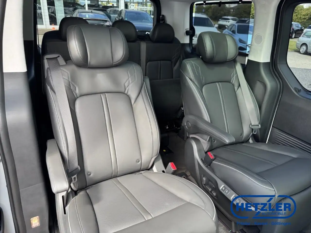 Hyundai STARIA Signature Hybrid 2WD 1.6 T-GDI EU6e 7-Sitzer Leder 18