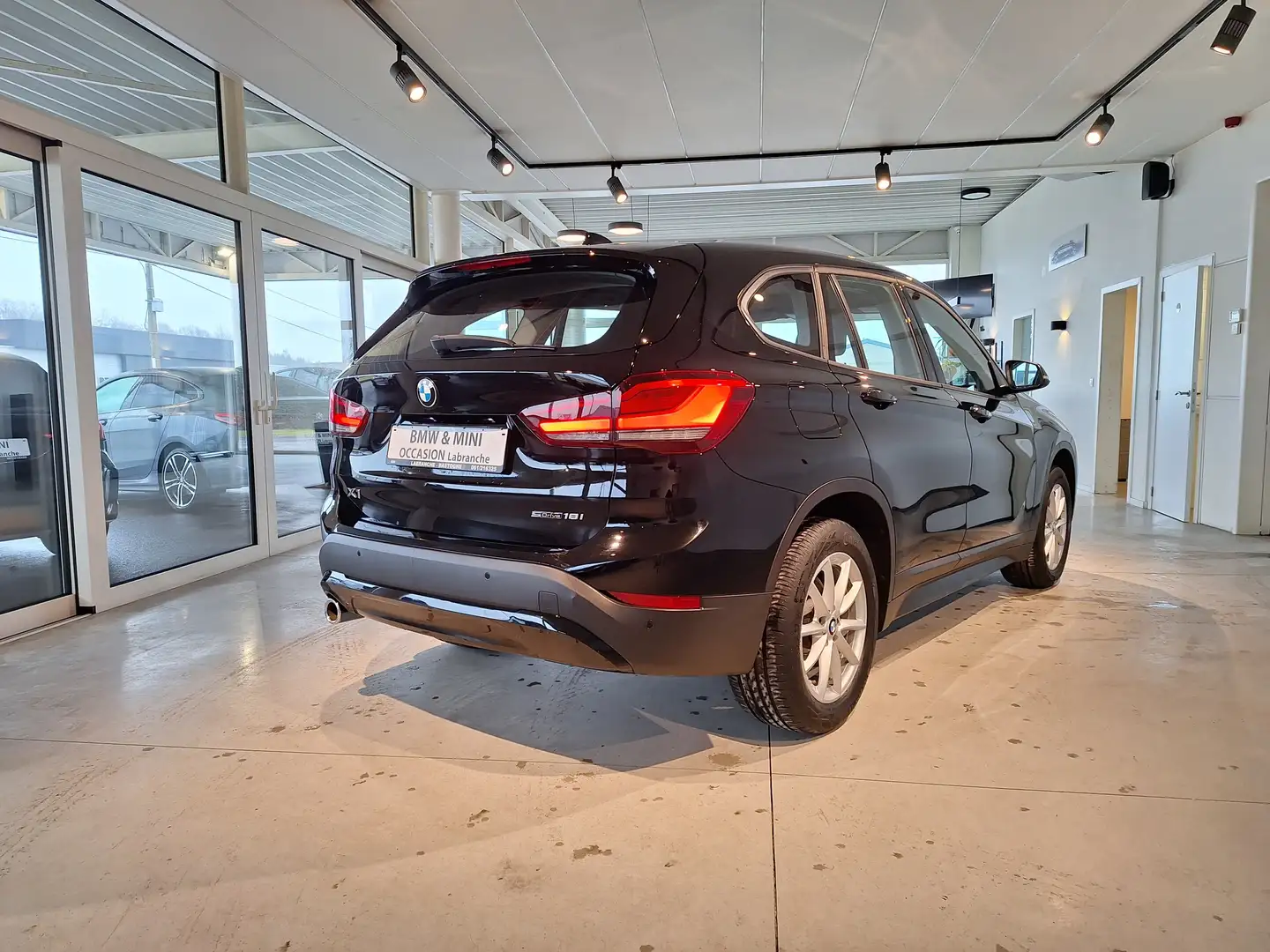 BMW X1 sDrive18IA SIEGESPORT/TOITPANO/NAV/GARANTIE Noir - 2