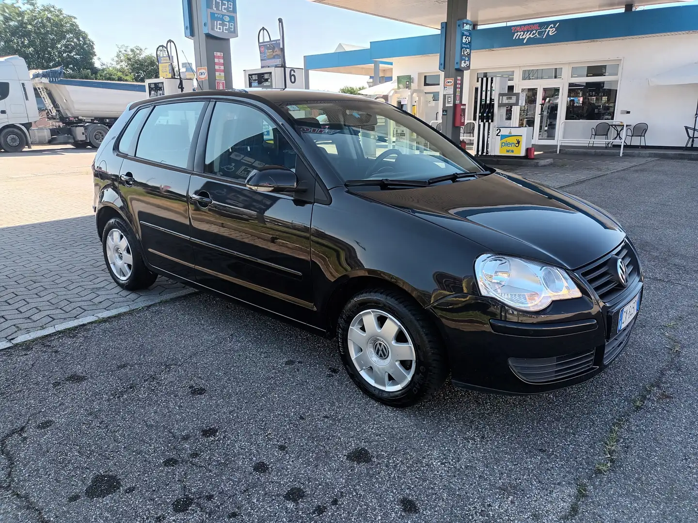 Volkswagen Polo 5p 1.2 Trendline 55cv*UNIPROPRIETARIO* Negro - 1