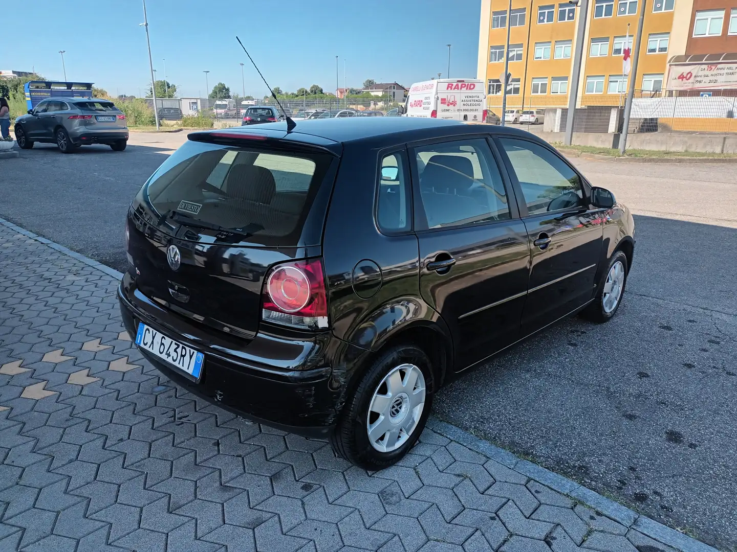 Volkswagen Polo 5p 1.2 Trendline 55cv*UNIPROPRIETARIO* Negro - 2