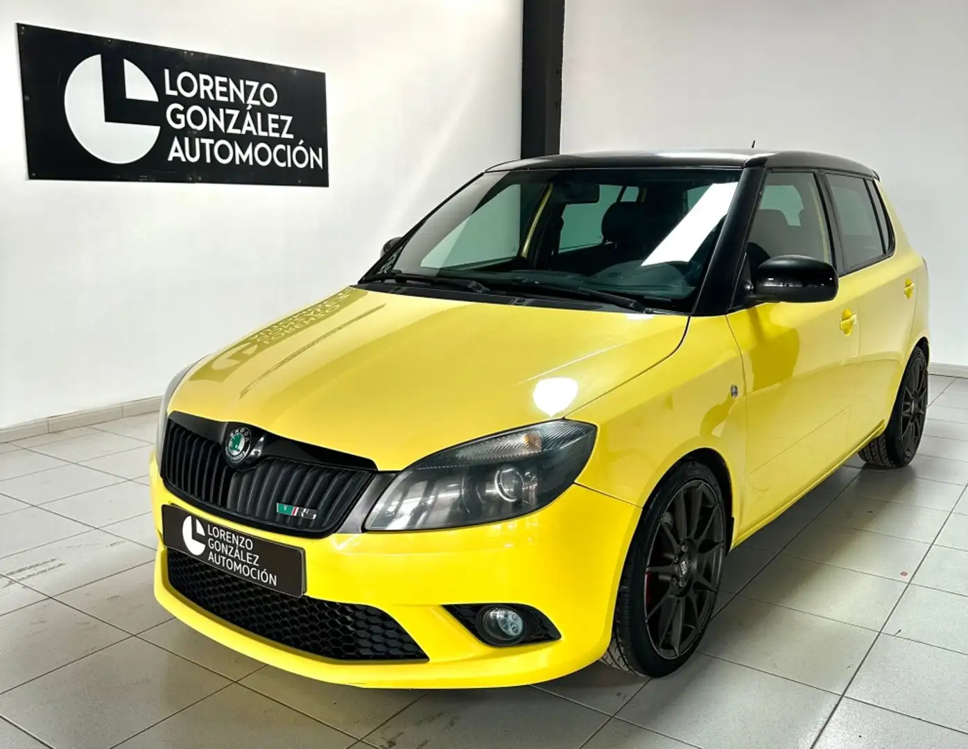 Skoda Fabia 1.4 TSI RS DSG Amarillo - 1