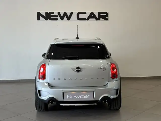 Mini Hatch view 7