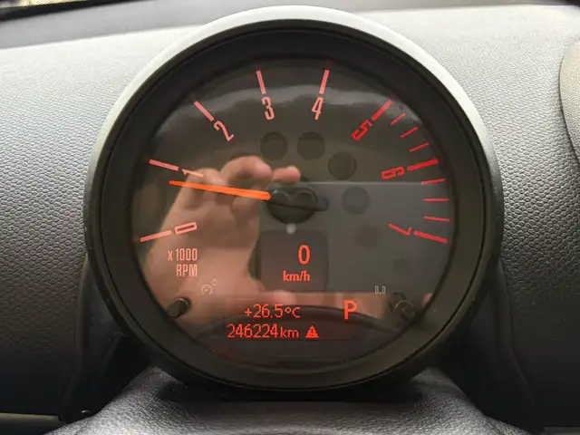 Mini Hatch view 13