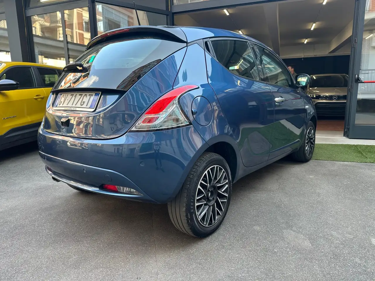 Lancia Ypsilon 2024 — фото 6