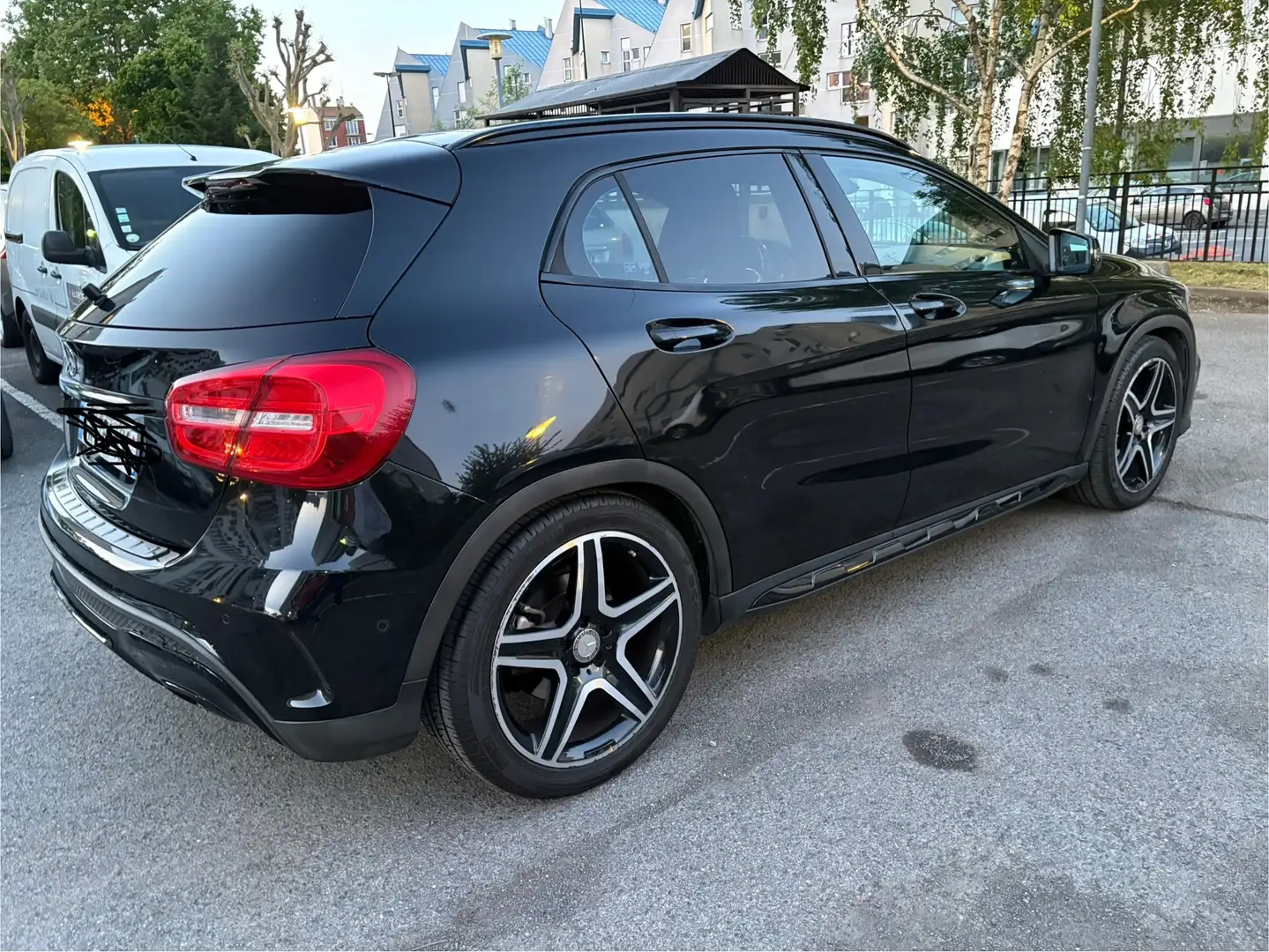 Mercedes-Benz GLA 220 Classe d Fascination 7-G DCT A Noir - 1