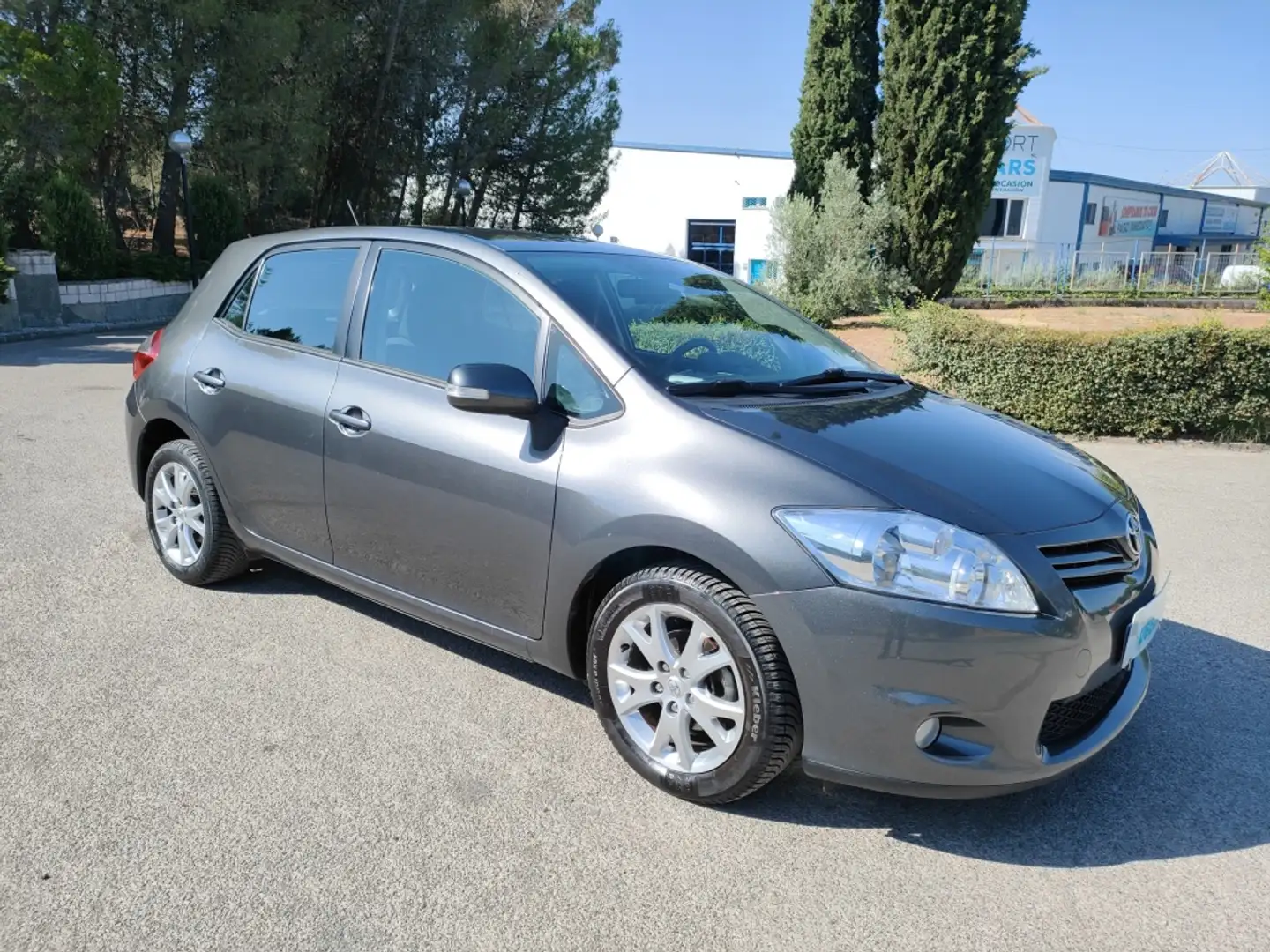 Toyota Auris 1.6 VVT-i Advance Gris - 2