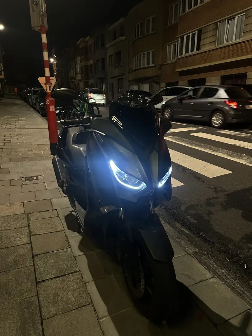 Yamaha X-Max 125 Ligne AKRAPOVIC - 2