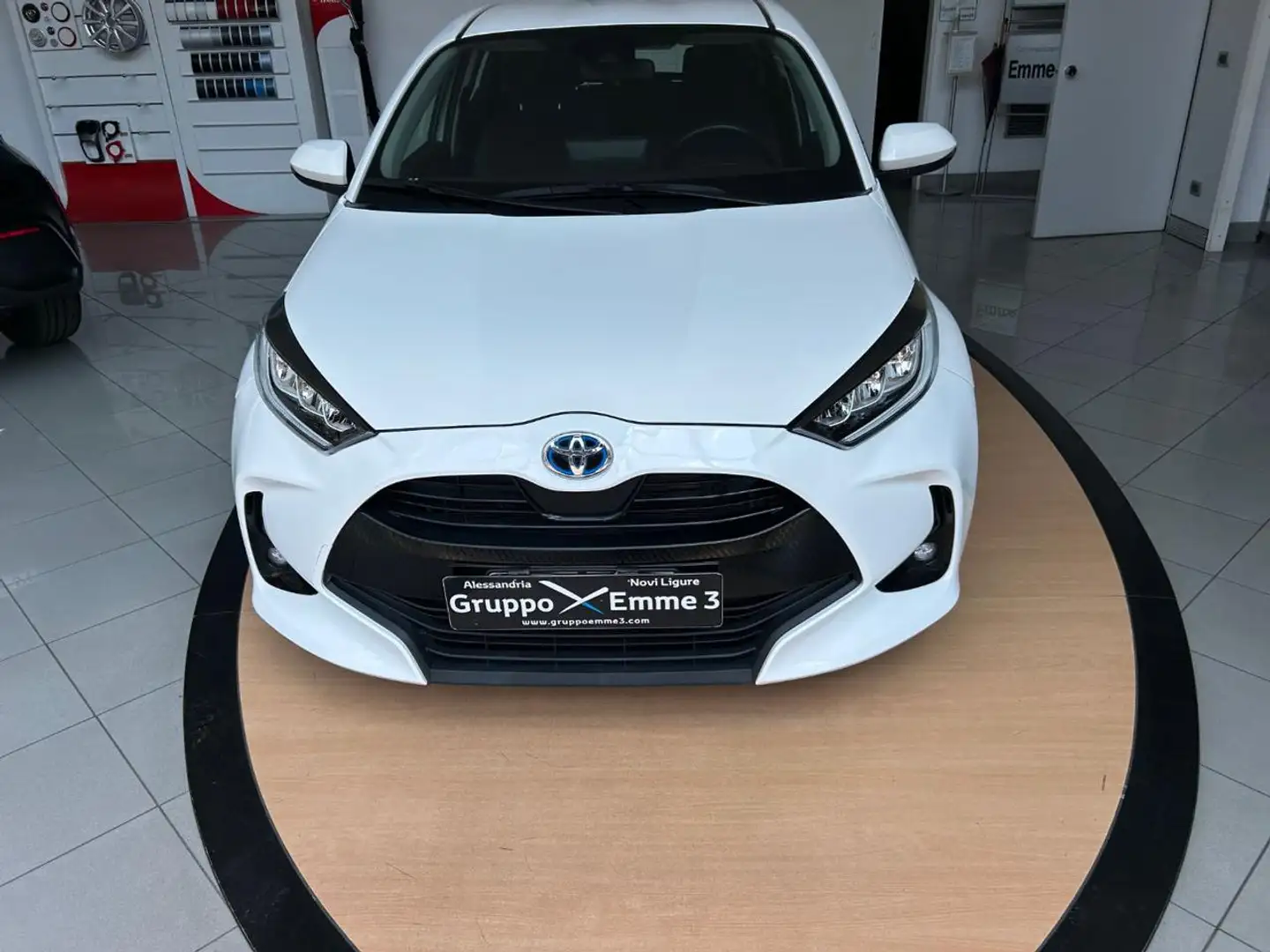 Toyota Yaris 1.5 Hybrid 5 porte Trend Bianco - 1