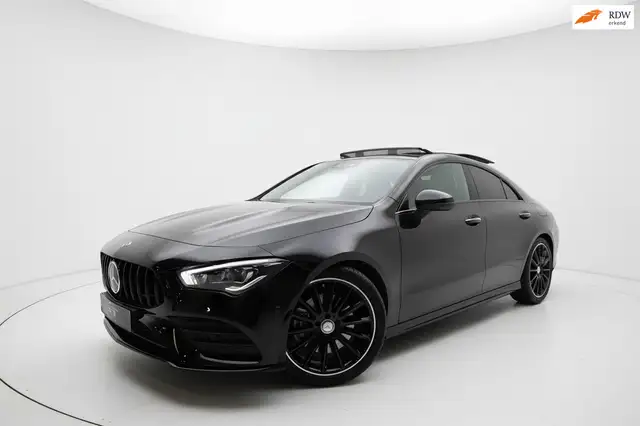 Mercedes-Benz CLA 200 AMG NIGHT PANO SFEER MEMORY