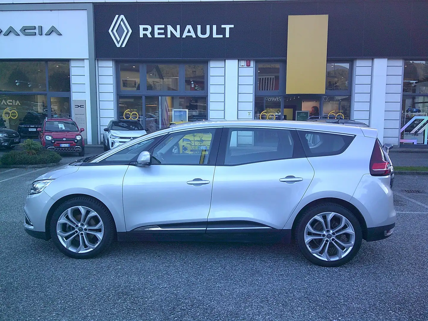 Renault Grand Scenic Grand Scenic IV 2017 1.7 blue dci Intens 120cv edc Argent - 2