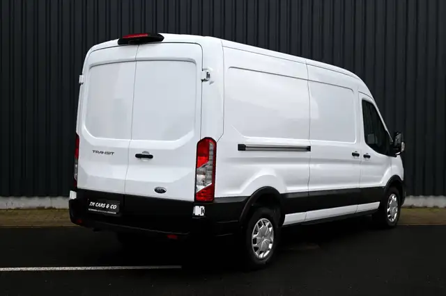 Ford Transit view 4