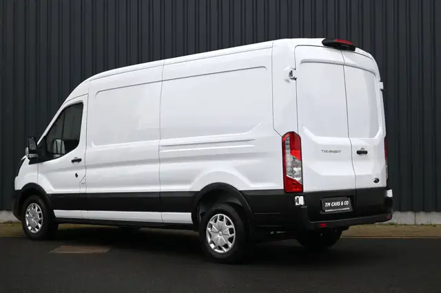 Ford Transit view 3