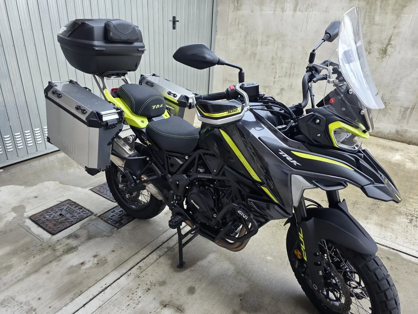 Benelli TRK 702 x Šedá - 2
