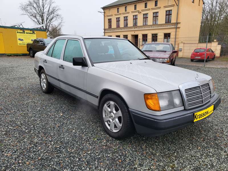 Mercedes-Benz E 300 mit H-Kennzeichen