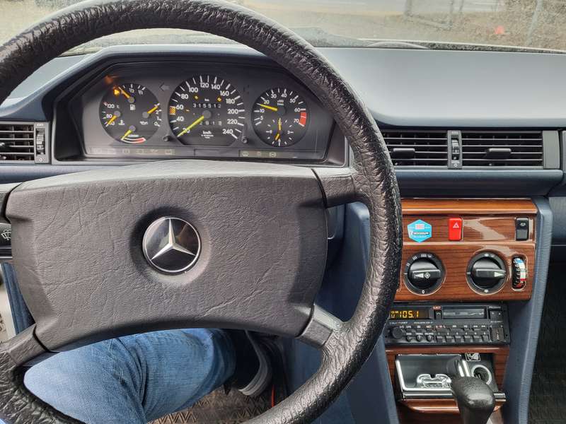 Mercedes-Benz E 300 mit H-Kennzeichen