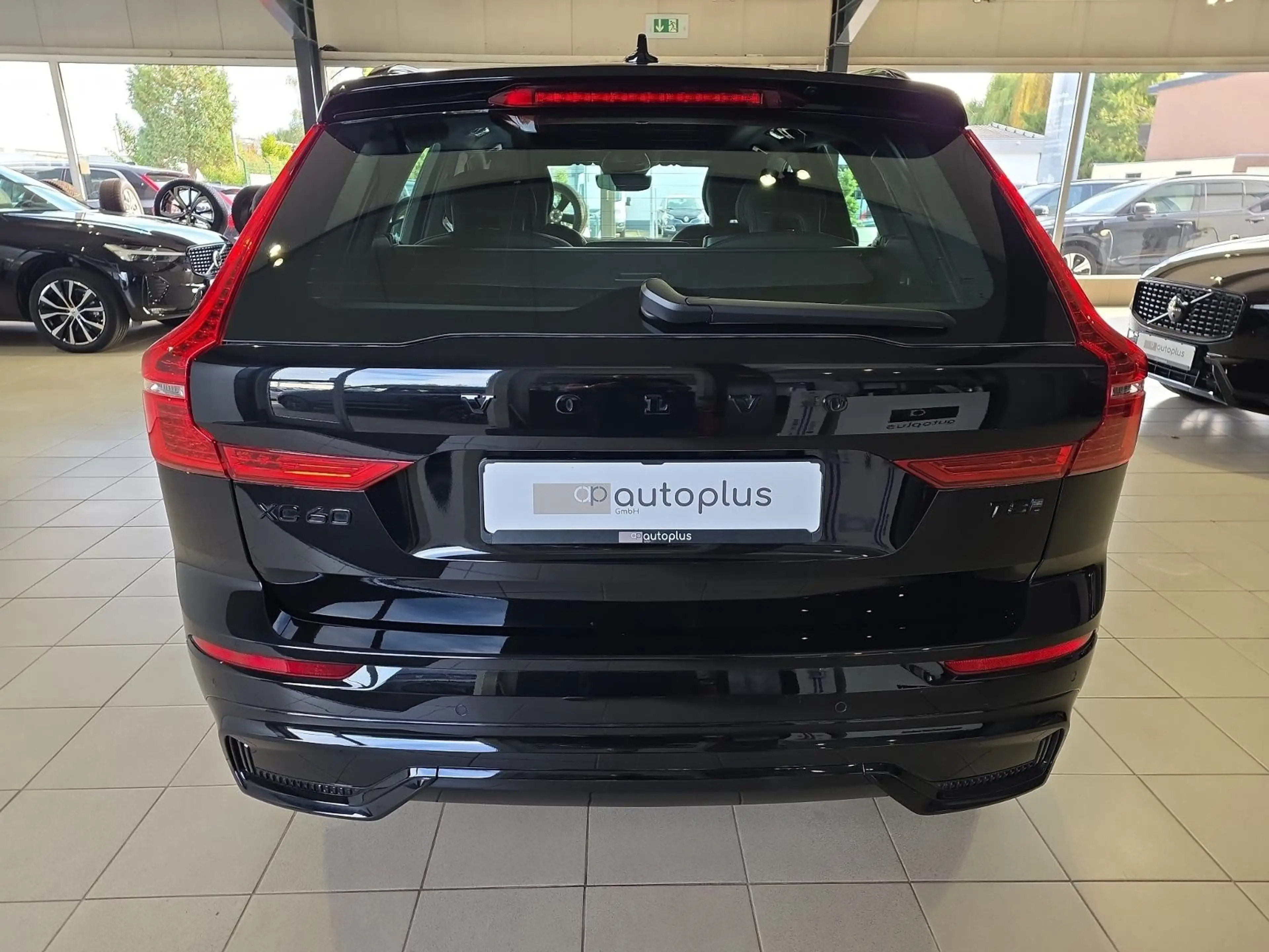 Volvo XC60 T8 Plus Black Edition Recharge AWD Kamera — photo 8