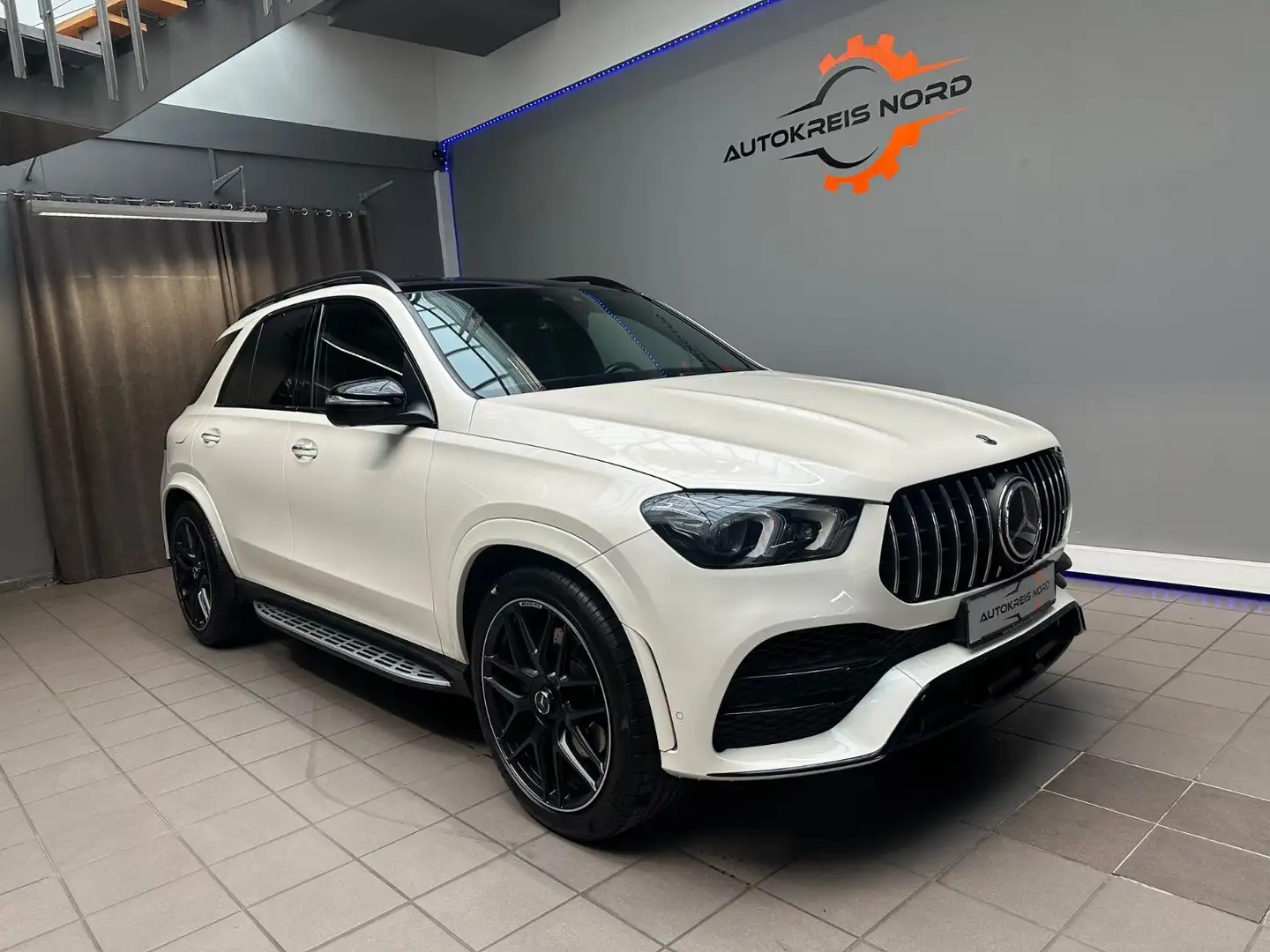 Mercedes-Benz GLE 400 d 4Matic AMG +PANO+NIGHT+BURMESTER+360+ Alb - 1