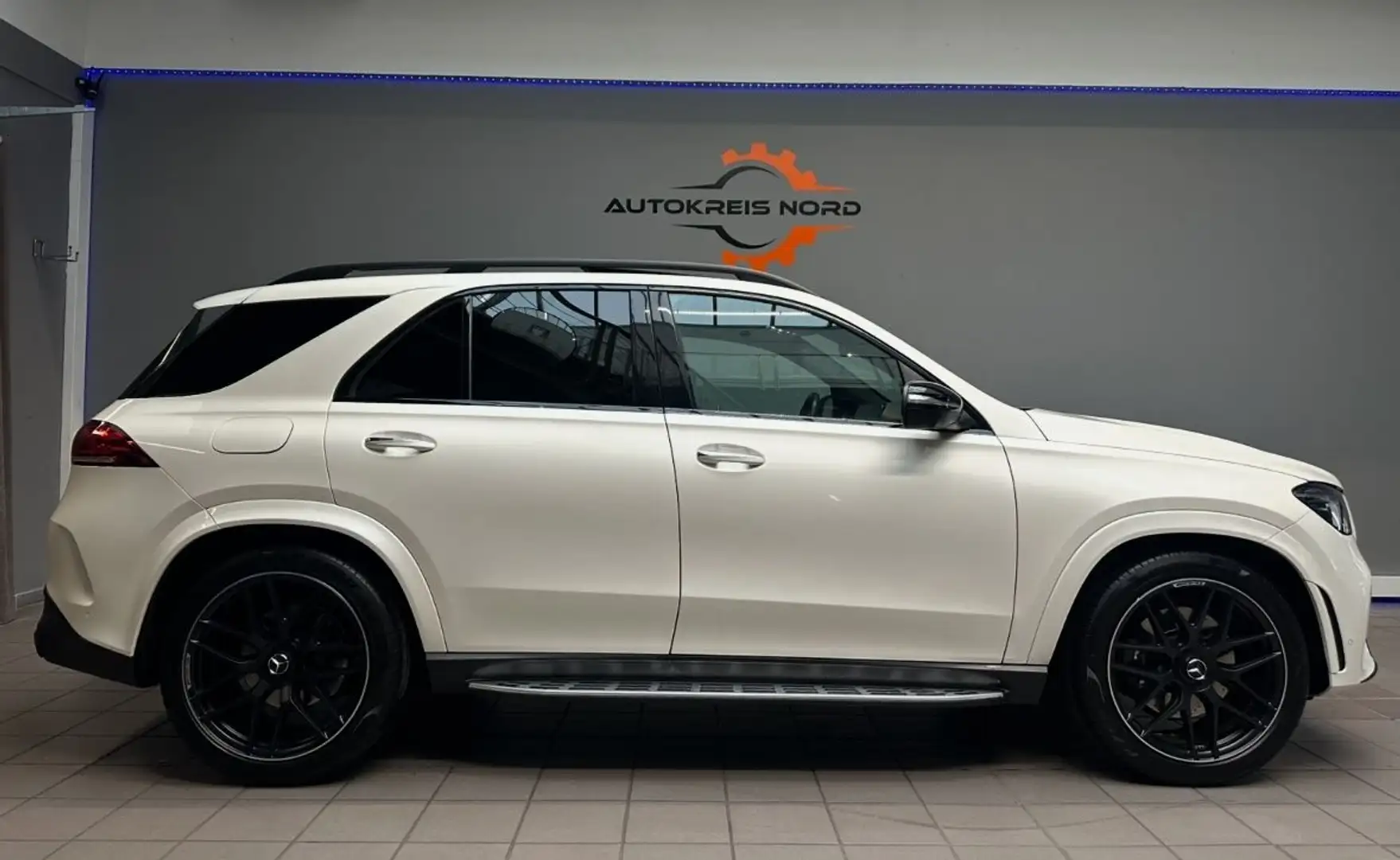 Mercedes-Benz GLE 400 d 4Matic AMG +PANO+NIGHT+BURMESTER+360+ Alb - 2