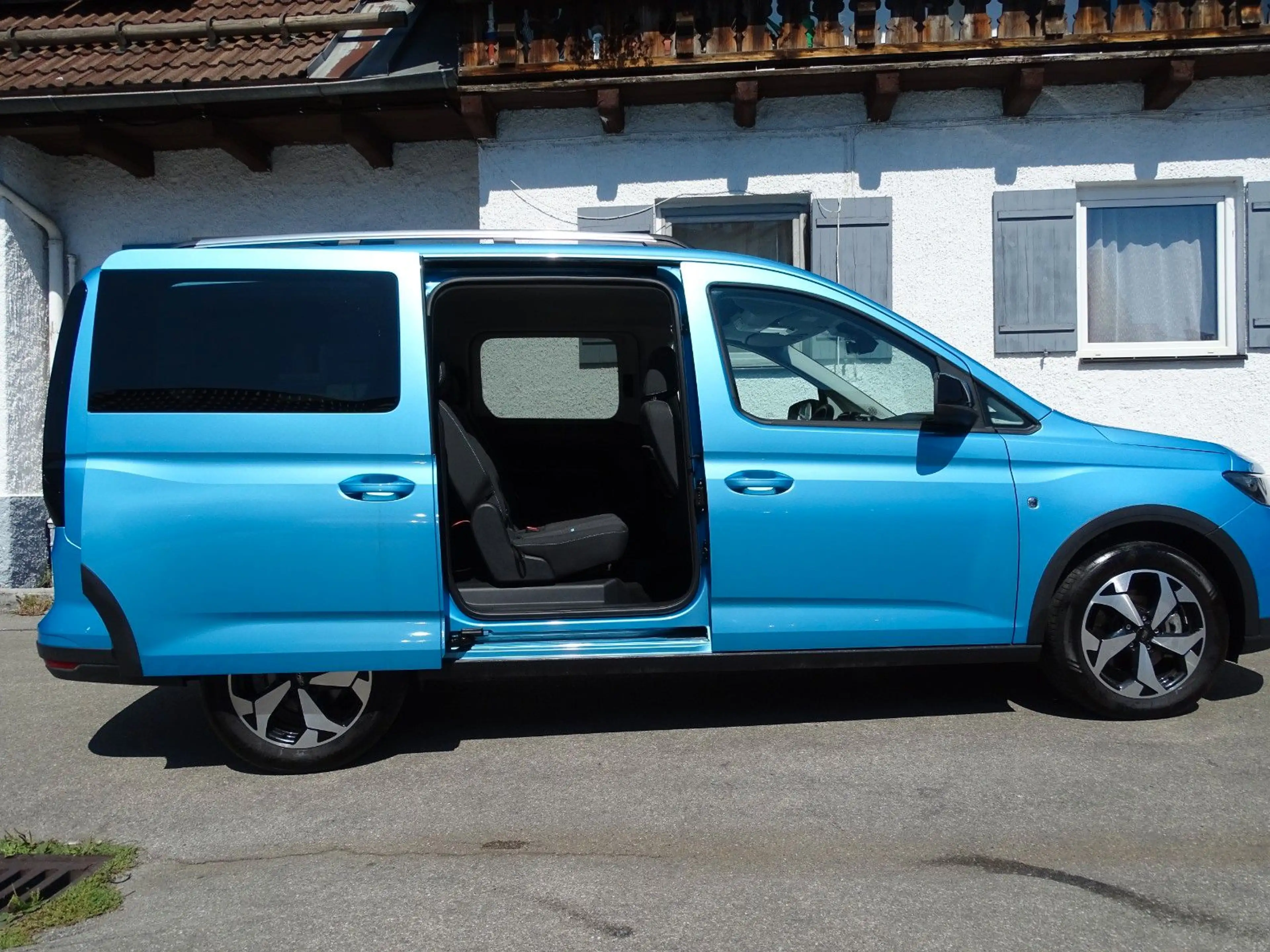 Ford Grand Tourneo Connect Active — photo 7