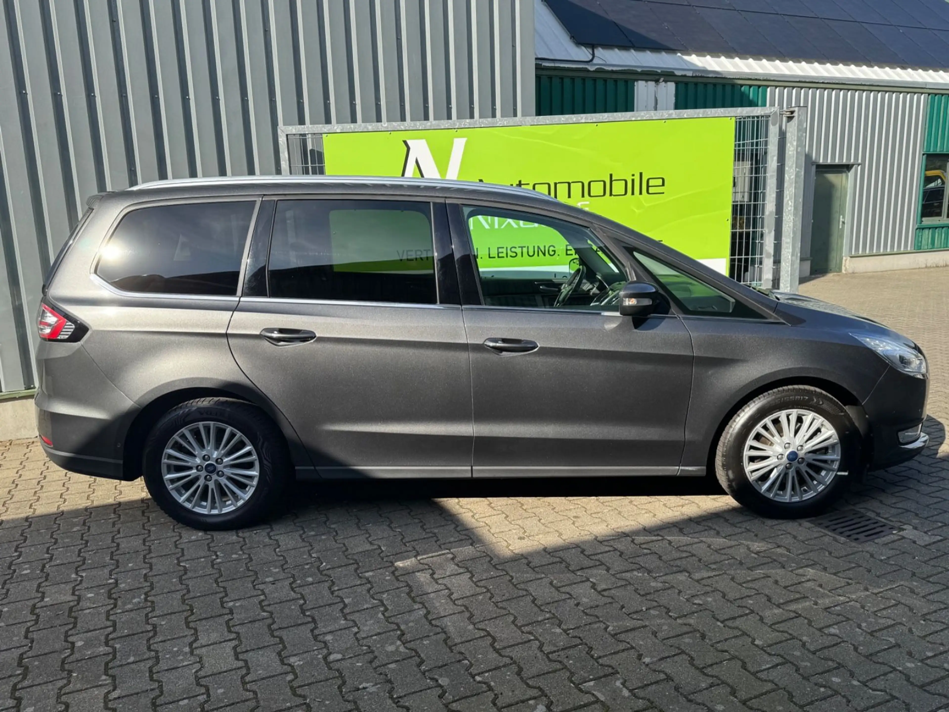 Ford Galaxy Titanium VOLL!! Navi, Leder, AHK, P-Dach — photo 3