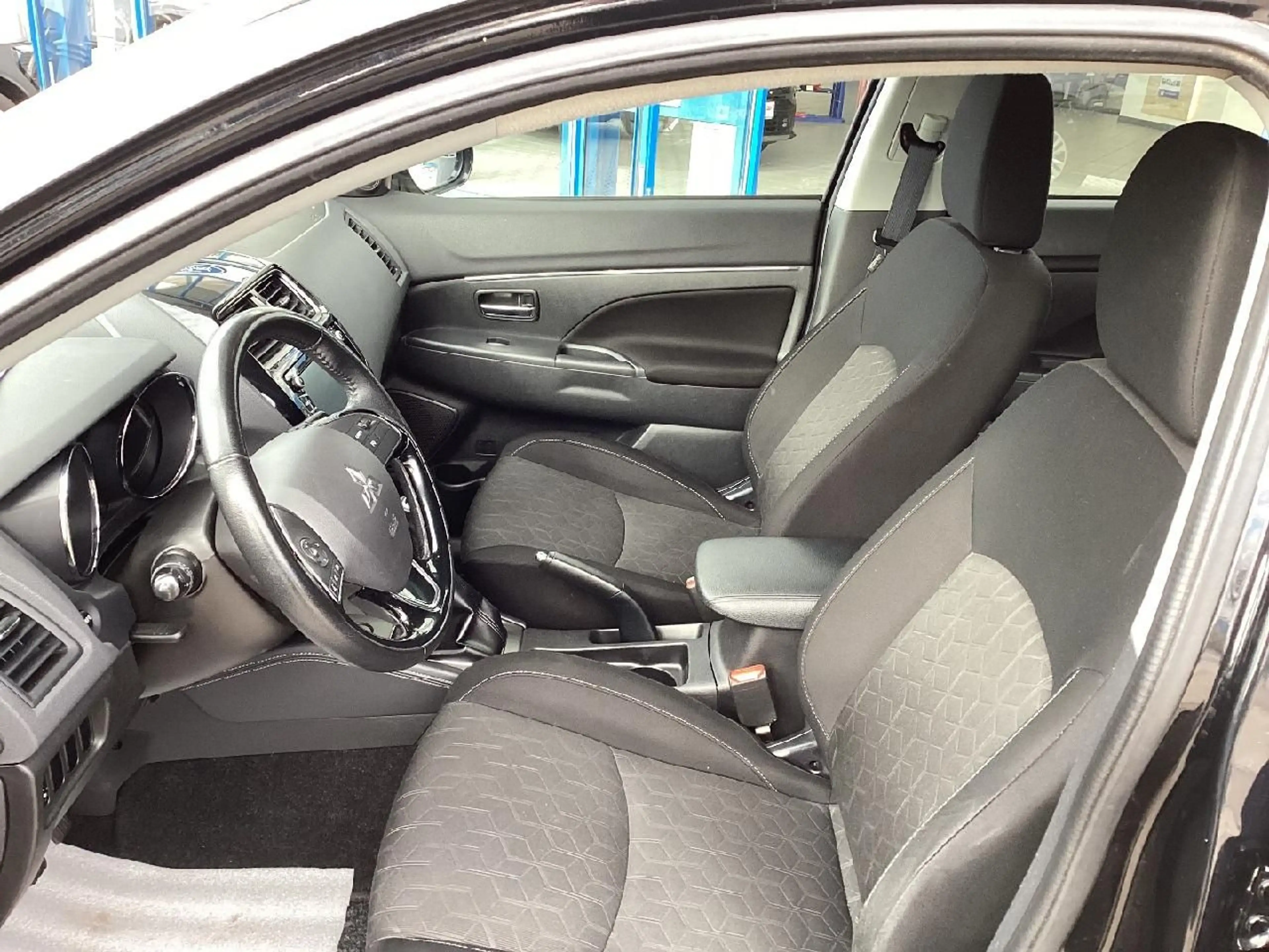 Mitsubishi ASX Intro Edition 2WD — photo 7