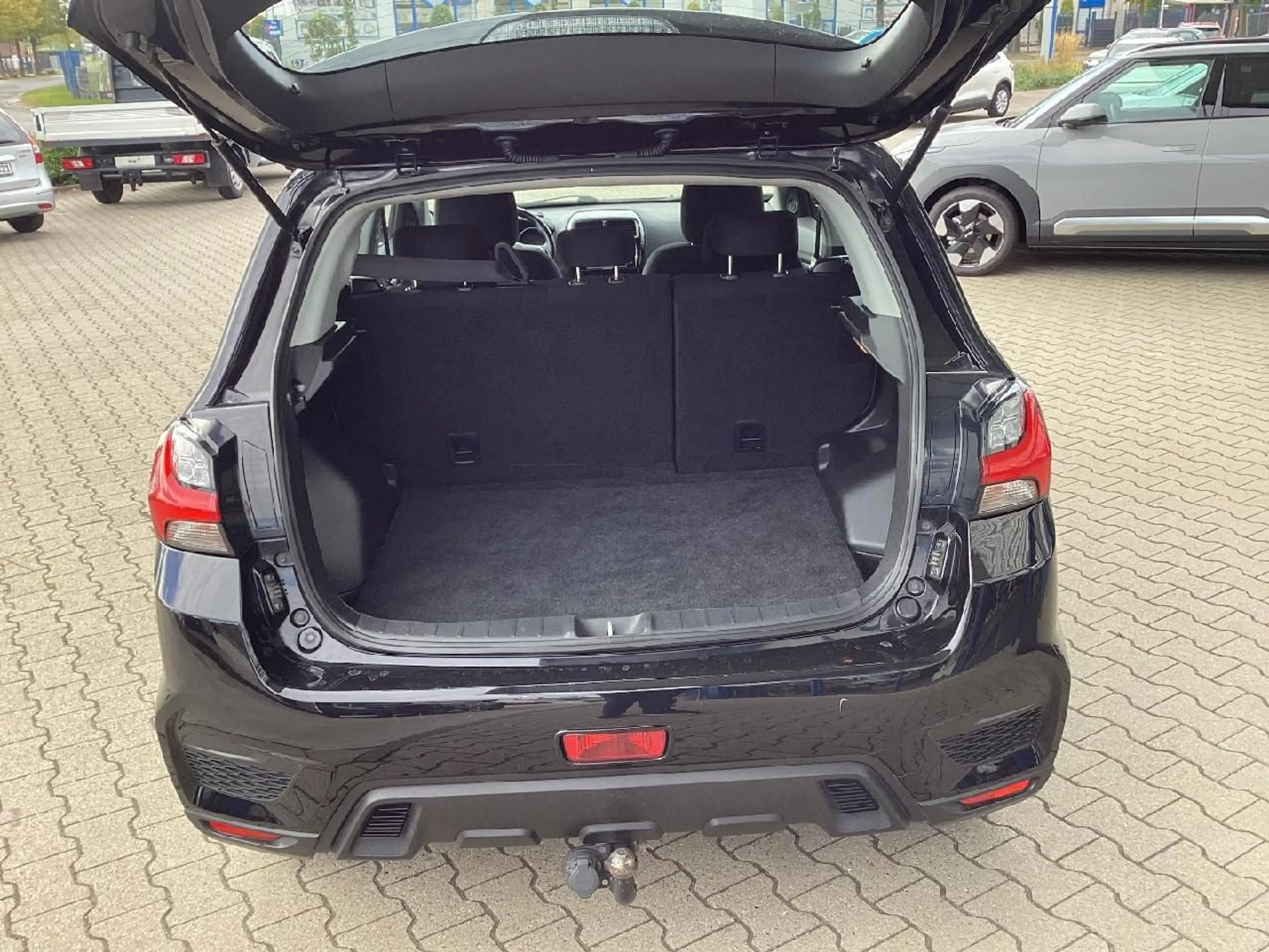 Mitsubishi ASX Intro Edition 2WD — photo 11