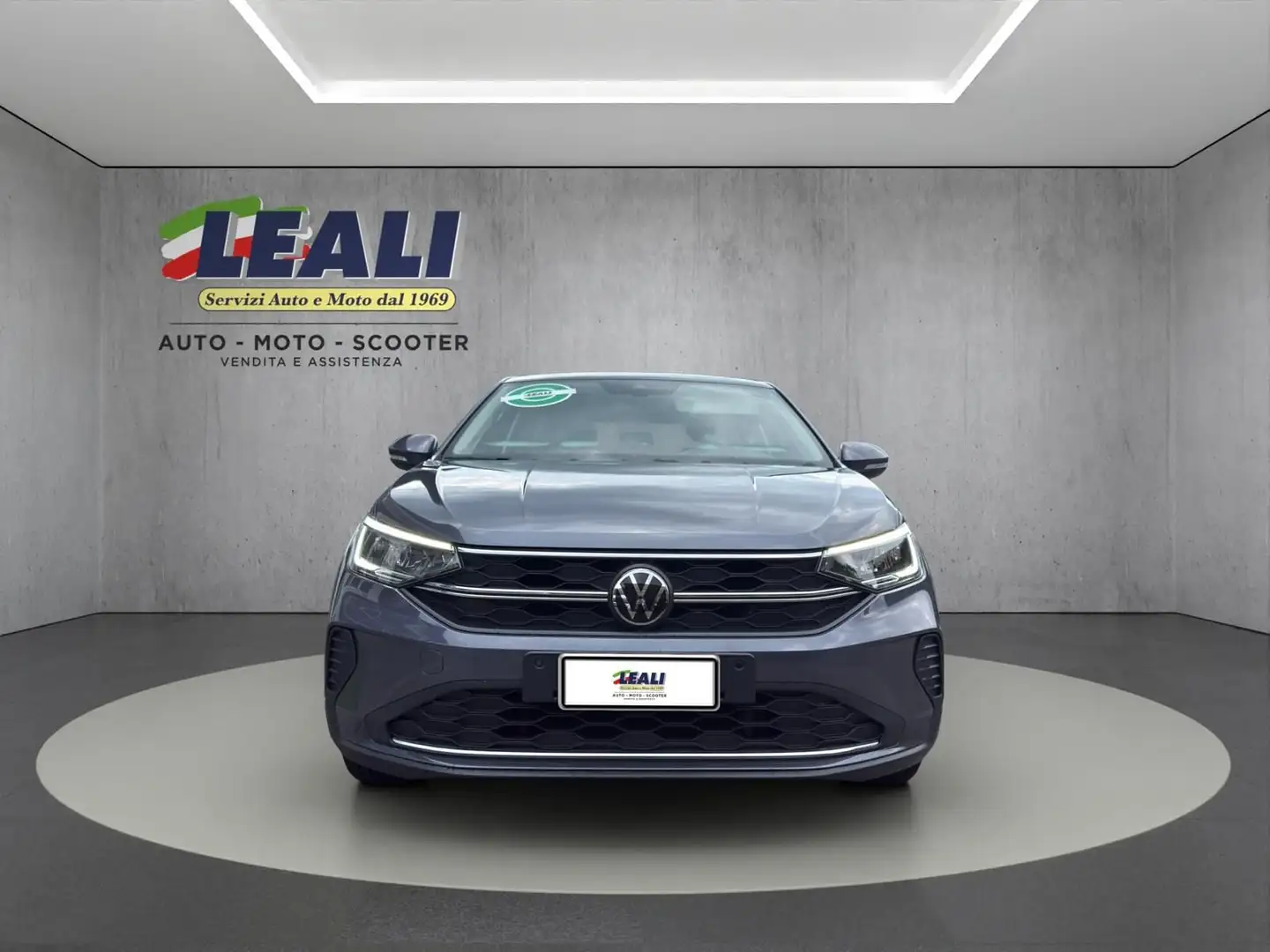 Volkswagen Taigo Taigo 5p  1.0 TSI 95cv  Life Grigio - 2