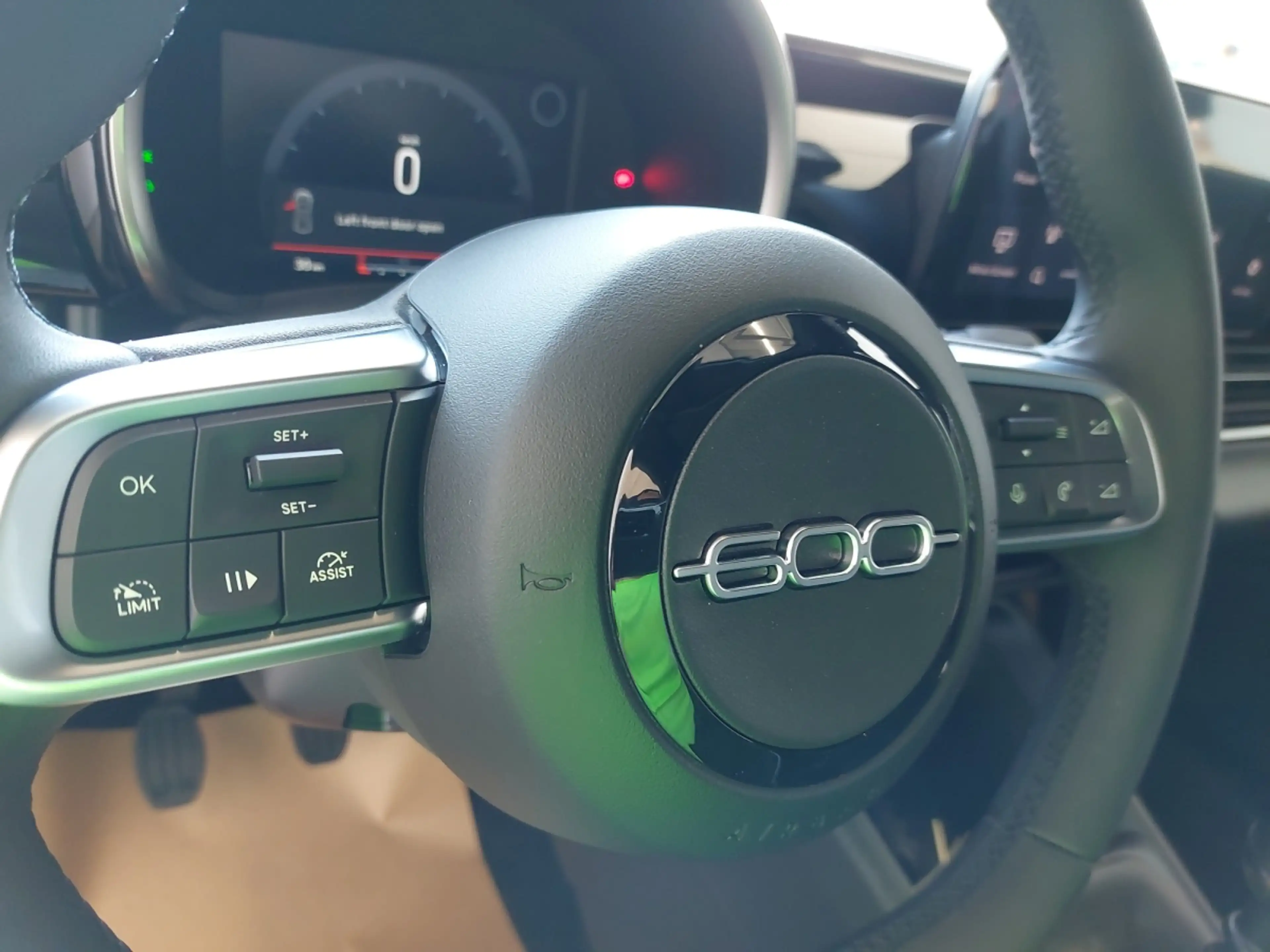 Fiat 600 STREET Benzin — photo 17
