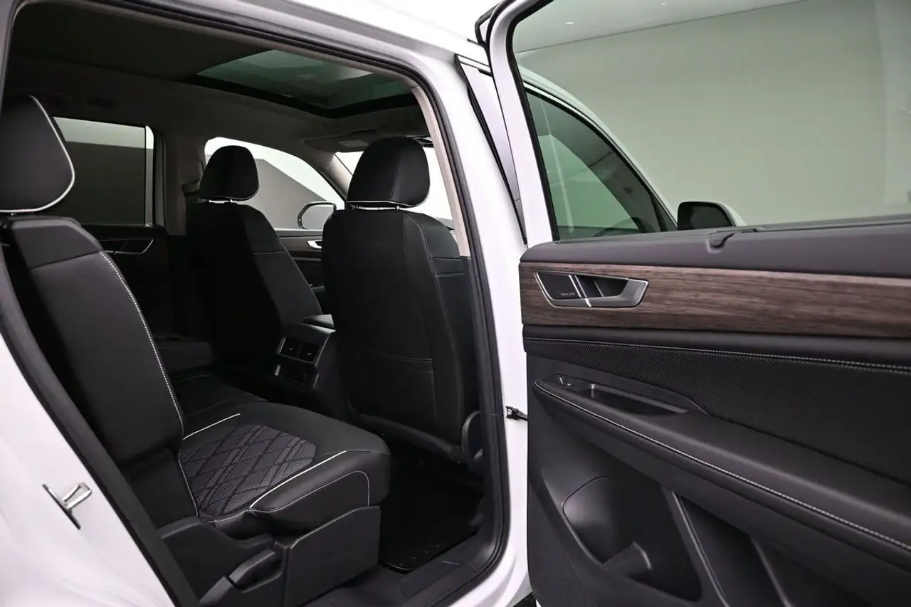 Volkswagen Atlas снимка Volkswagen Atlas