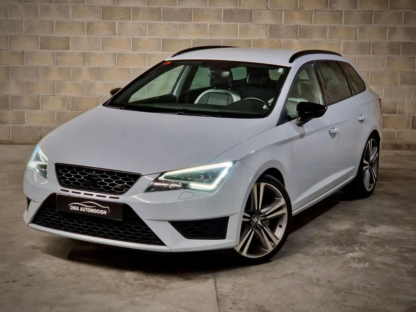 SEAT Leon ST 2.0 TSI S&S Cupra 290 Blanco - 1