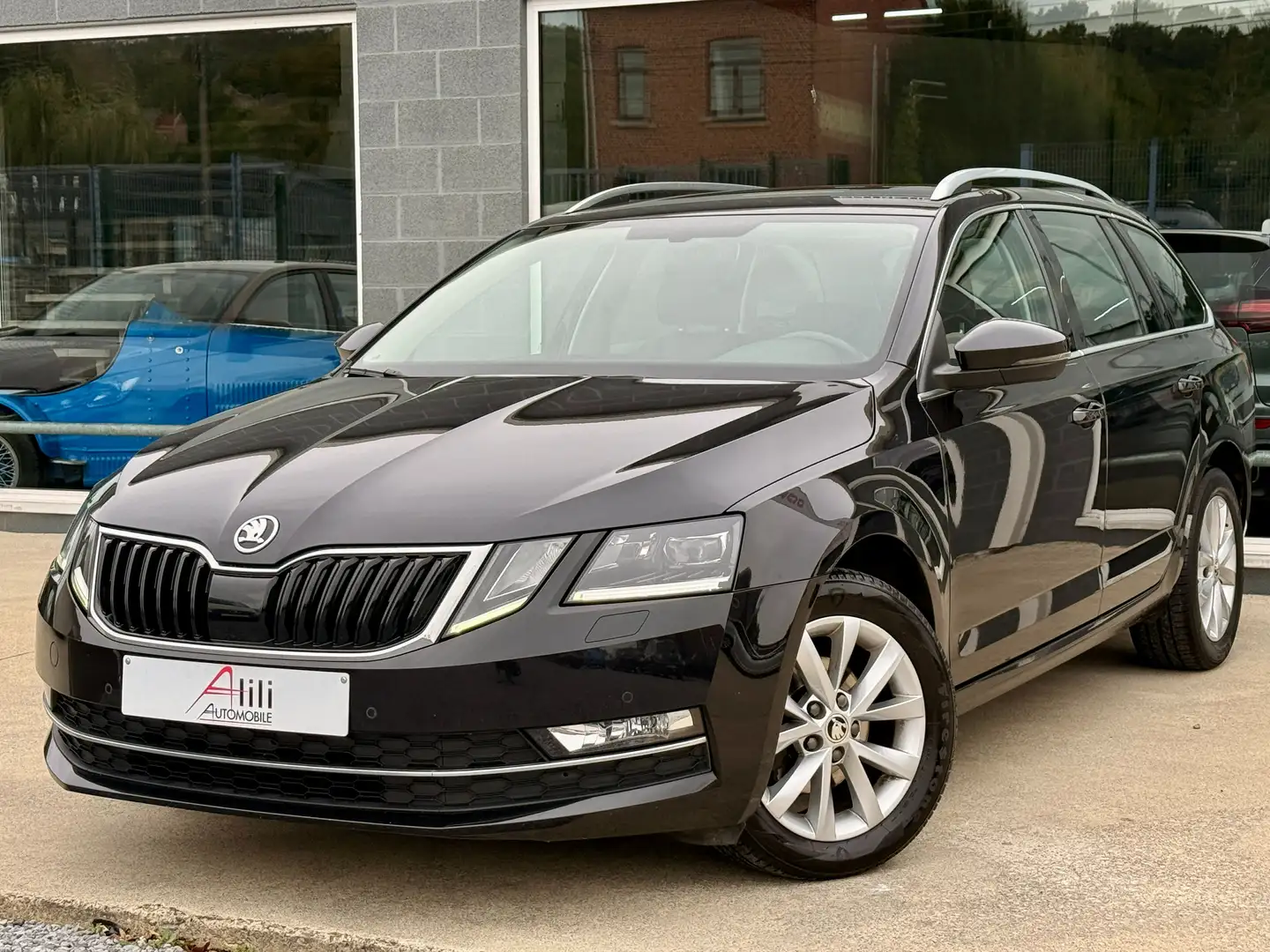 Skoda Octavia Octavia SW 1.6*Full Led*Cuir*Gps*Garantie 12 Mois* Noir - 1
