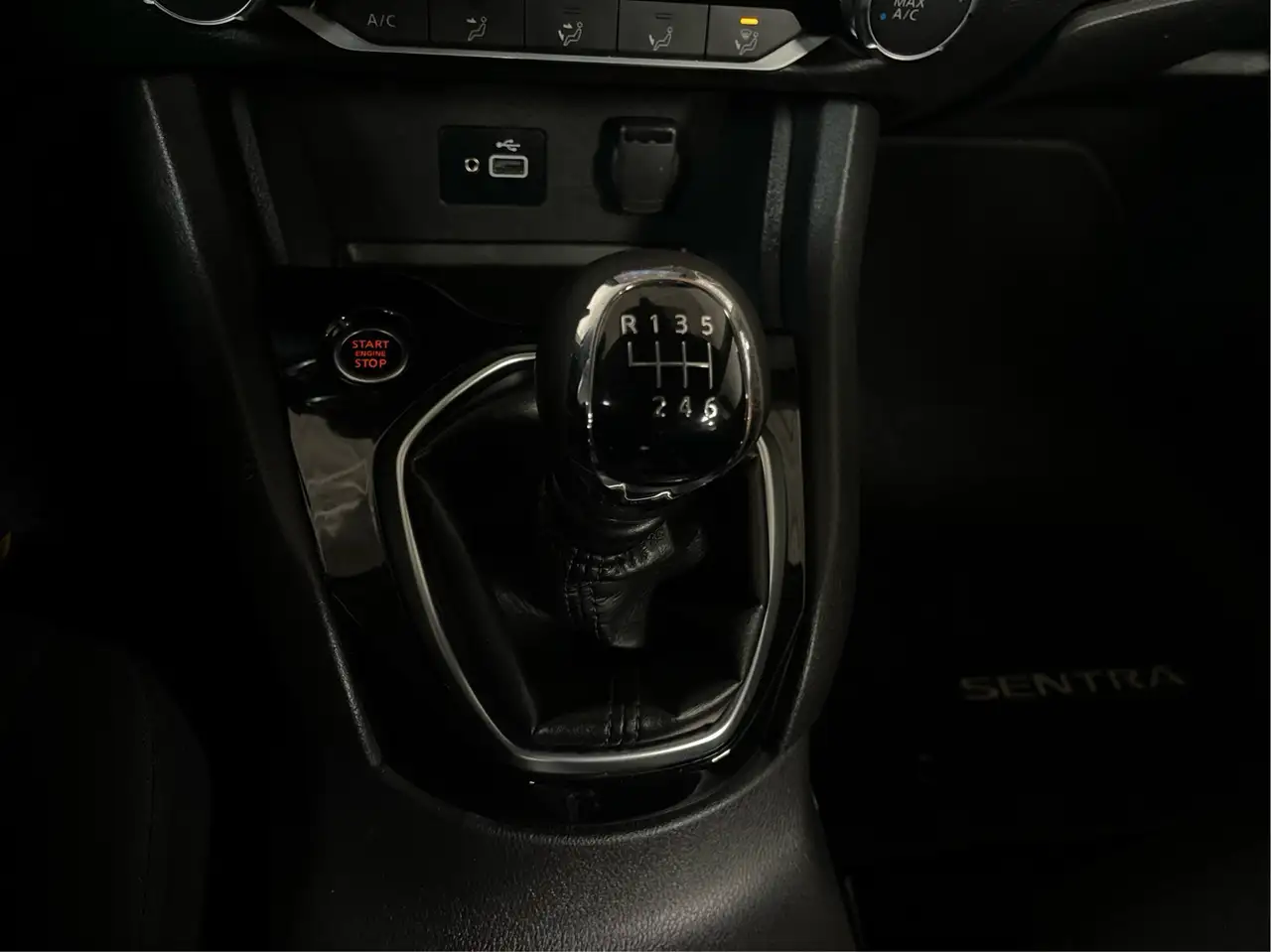Nissan Sentra снимка Nissan Sentra