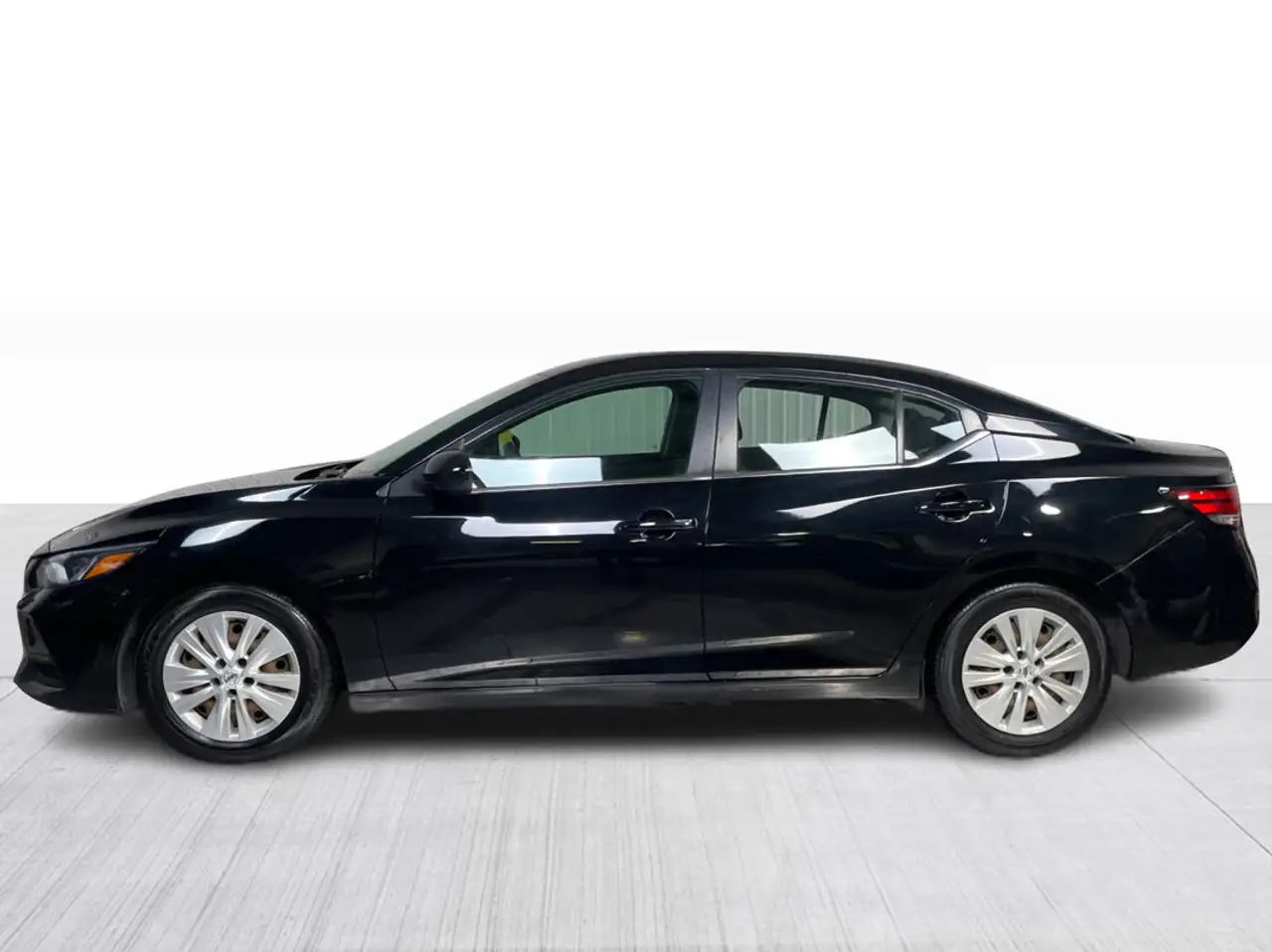 Nissan Sentra снимка Nissan Sentra