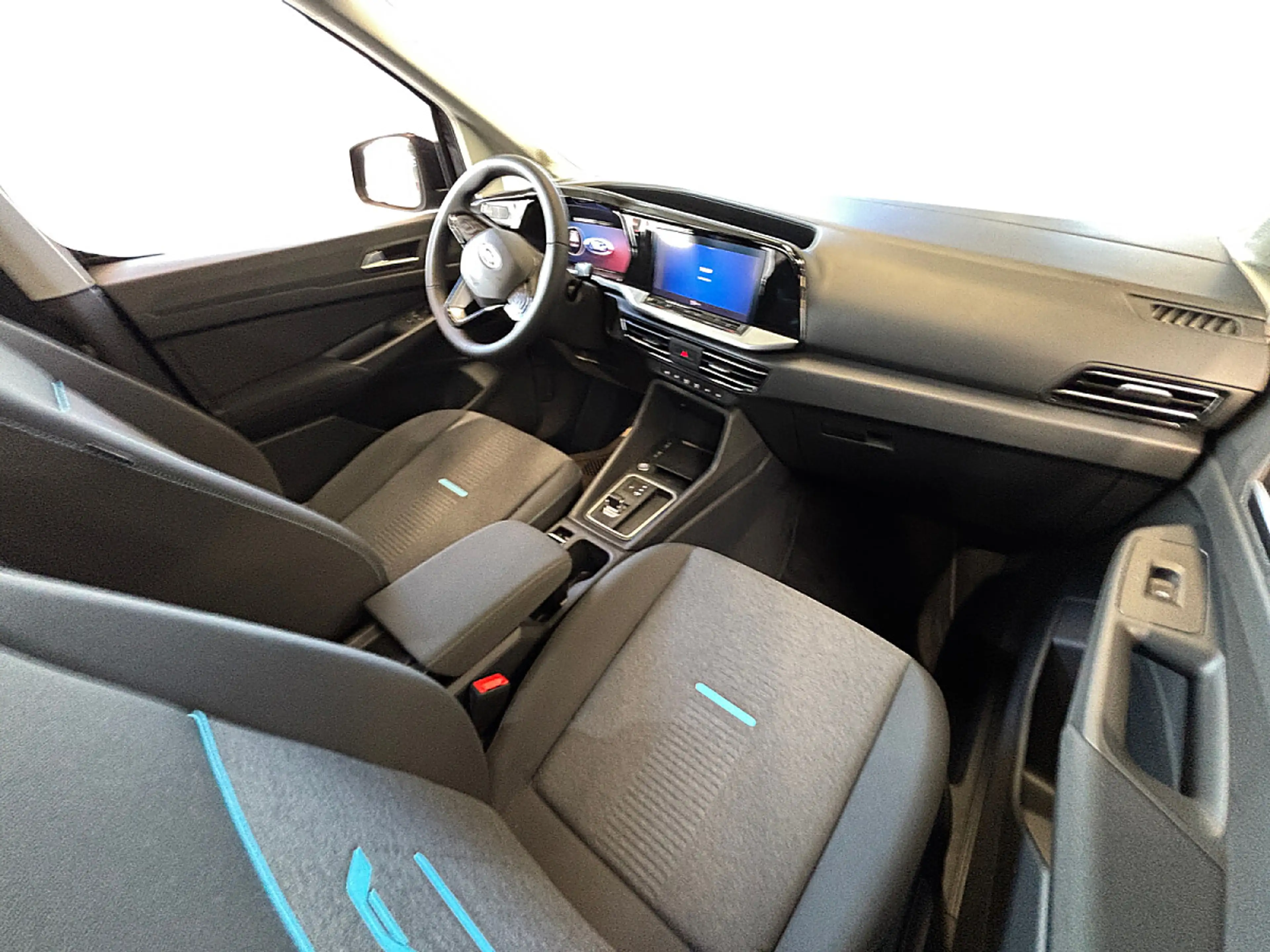 Ford Grand Tourneo Connect 2,0 EcoBlue L2 Active Aut. — photo 15