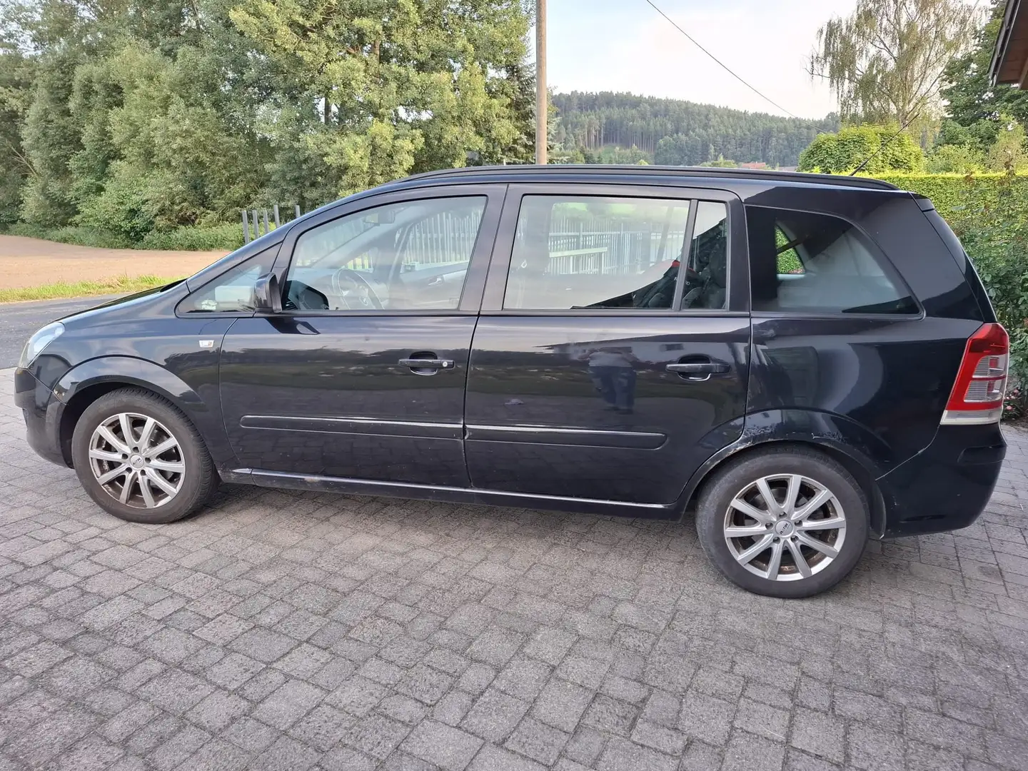 Opel Zafira Zafira 1.8 Schwarz - 1