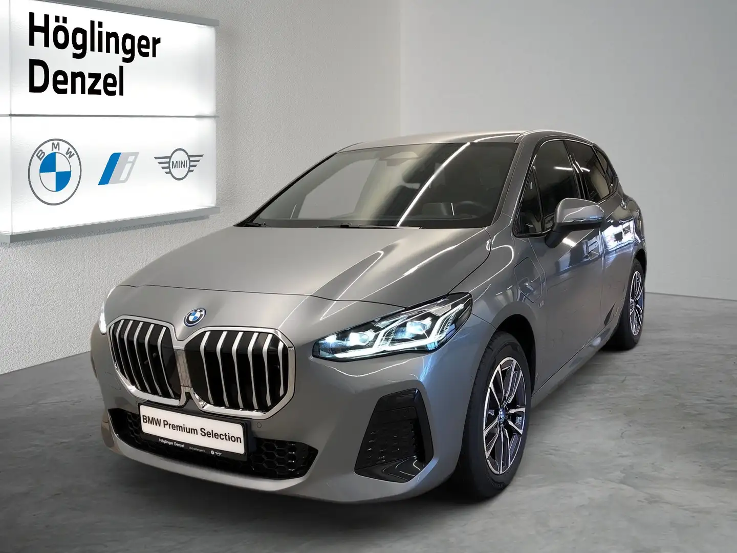 BMW 225 e xDrive Active Tourer Grau - 1