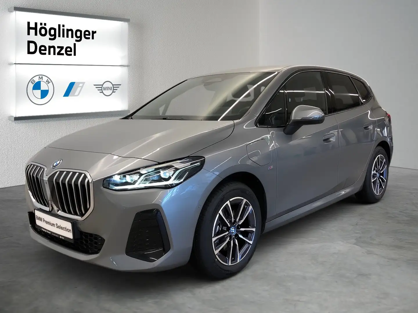 BMW 225 e xDrive Active Tourer Grau - 2