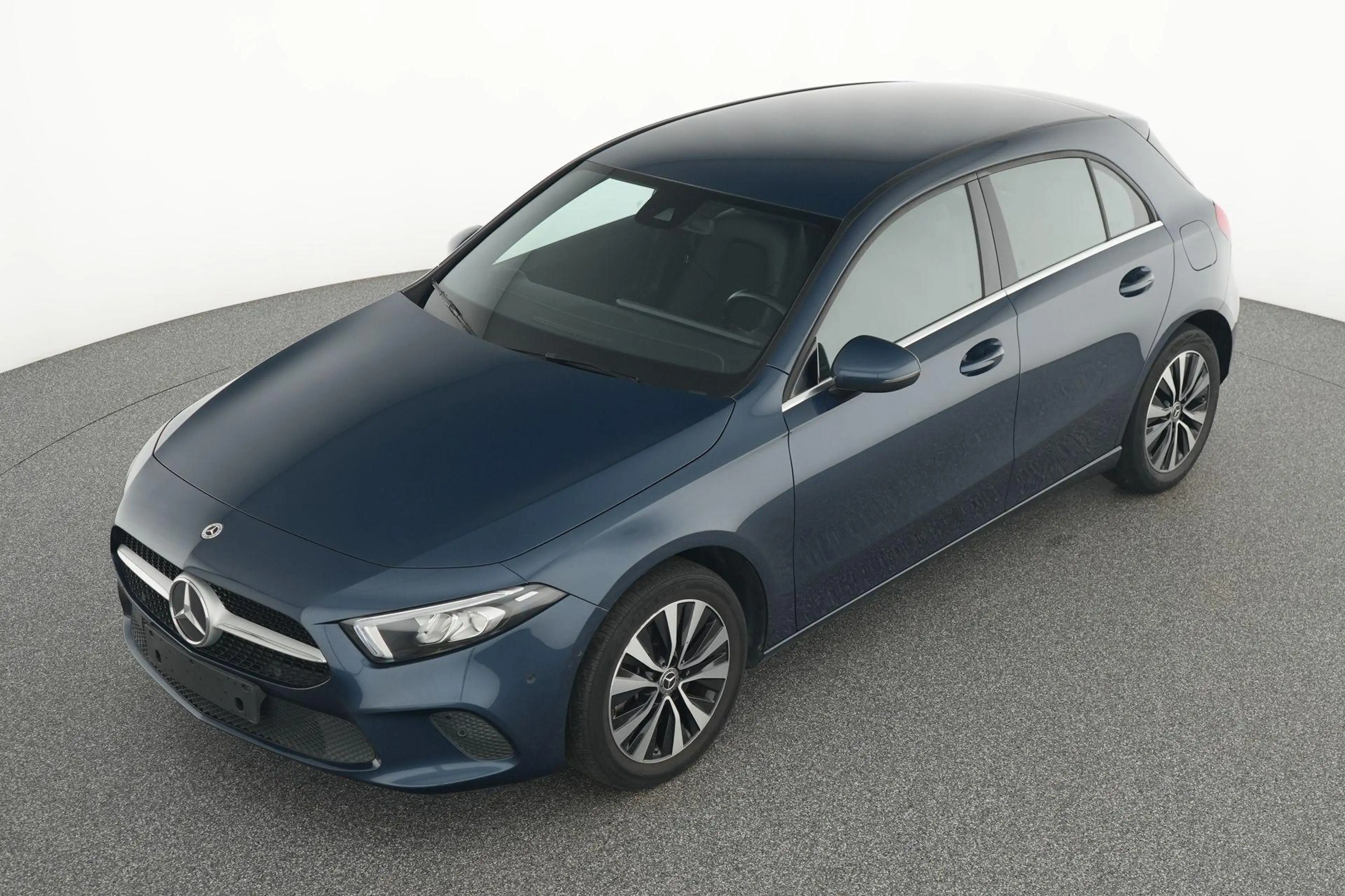 Mercedes-Benz A 250 e Business Line — photo 11