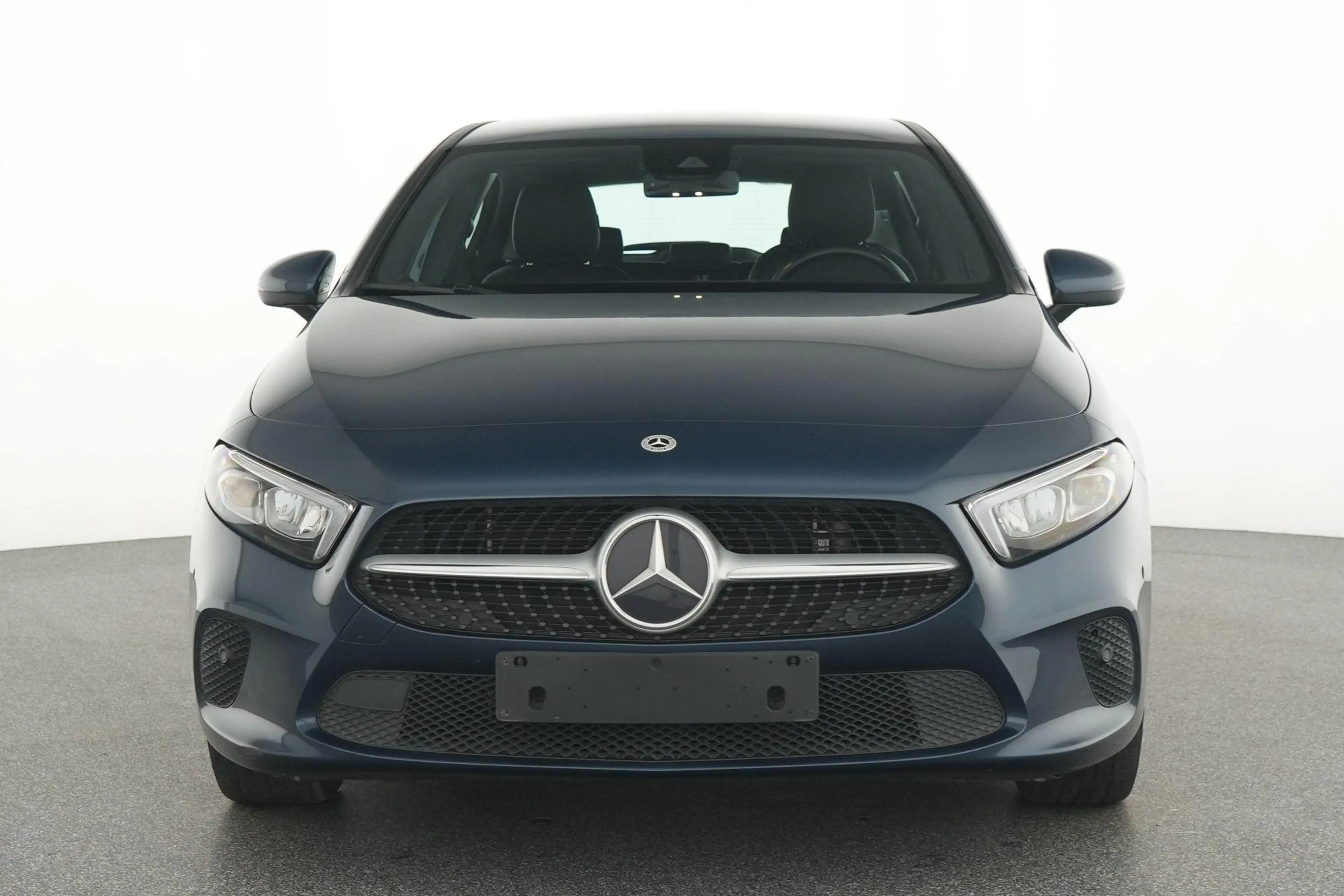 Mercedes-Benz A 250 e Business Line — photo 6