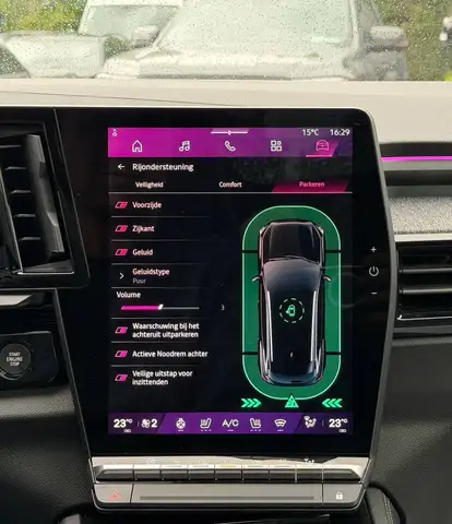 Renault Austral view 16