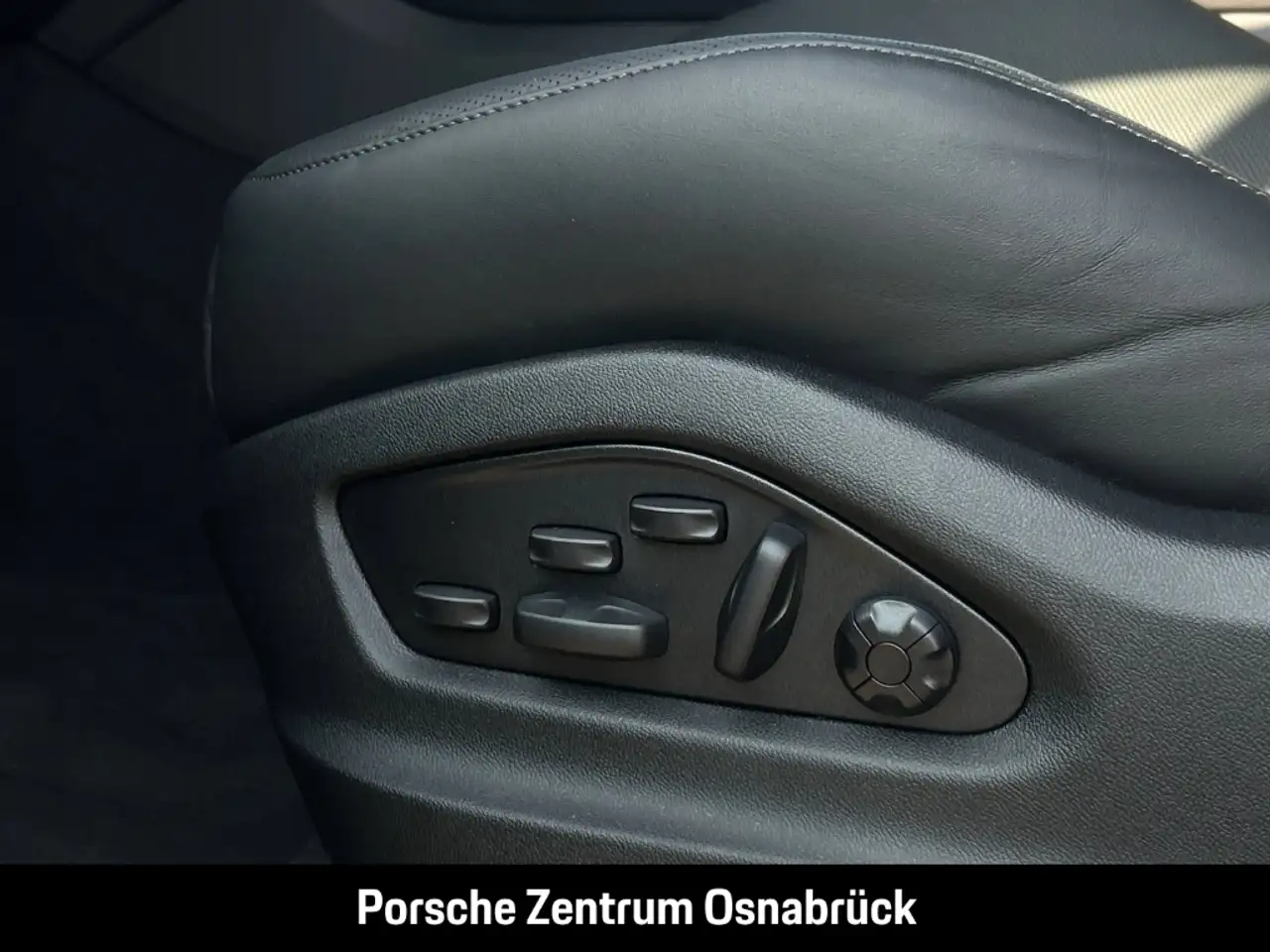 Porsche Cayenne E-Hybrid Black Edition 13