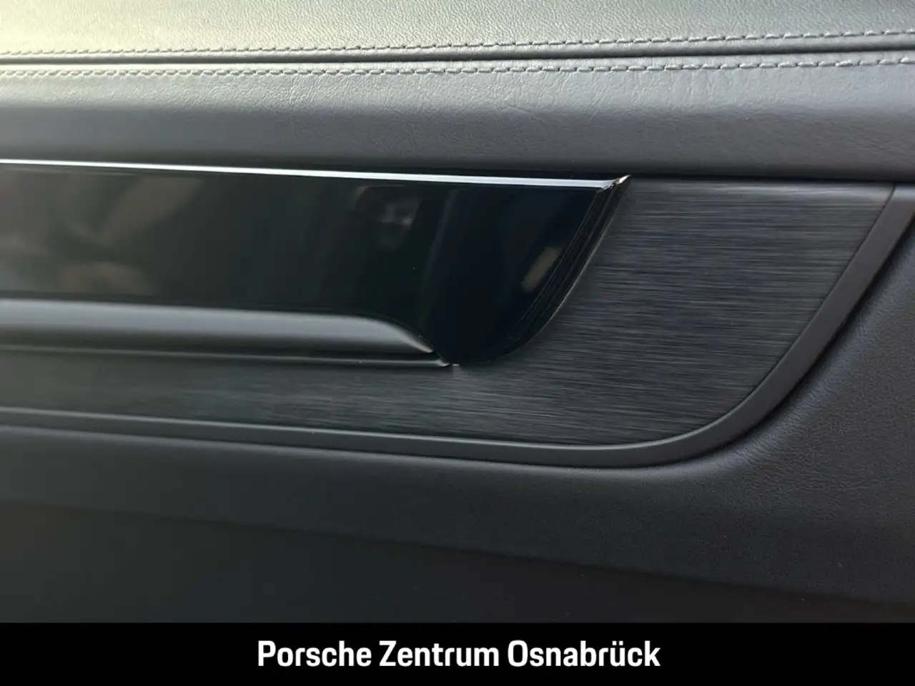 Porsche Cayenne E-Hybrid Black Edition 10