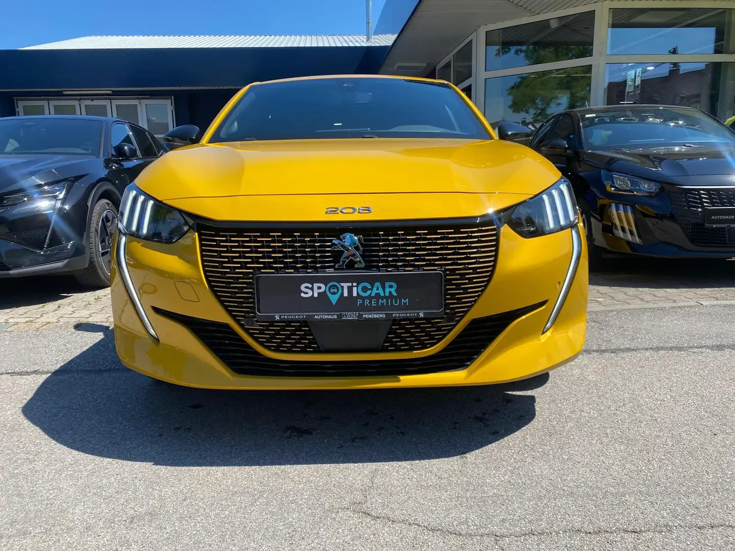 Peugeot 208 e- GT 136 Gelb - 2