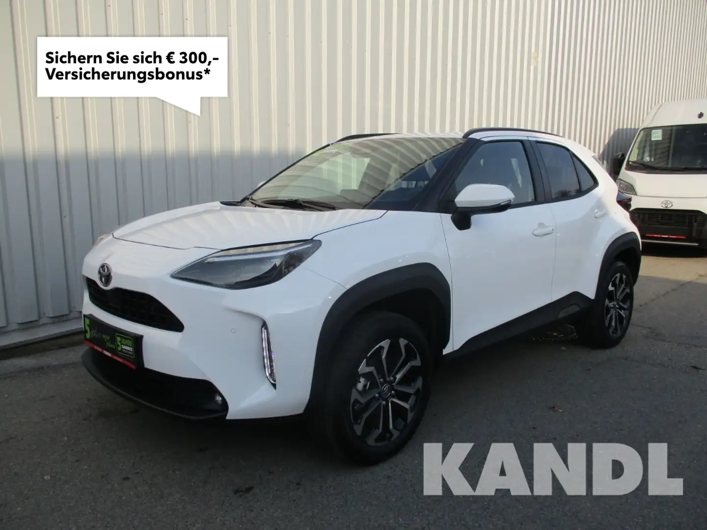 Toyota Yaris Cross 1.5 VVT-i Hybrid Active Drive Aut. Weiß - 1