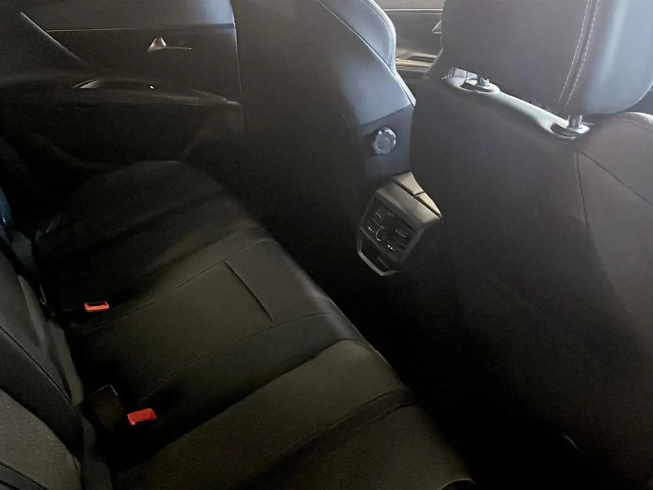 Peugeot 3008 1.6 hybrid4 Allure Pack 300cv e-eat8 17