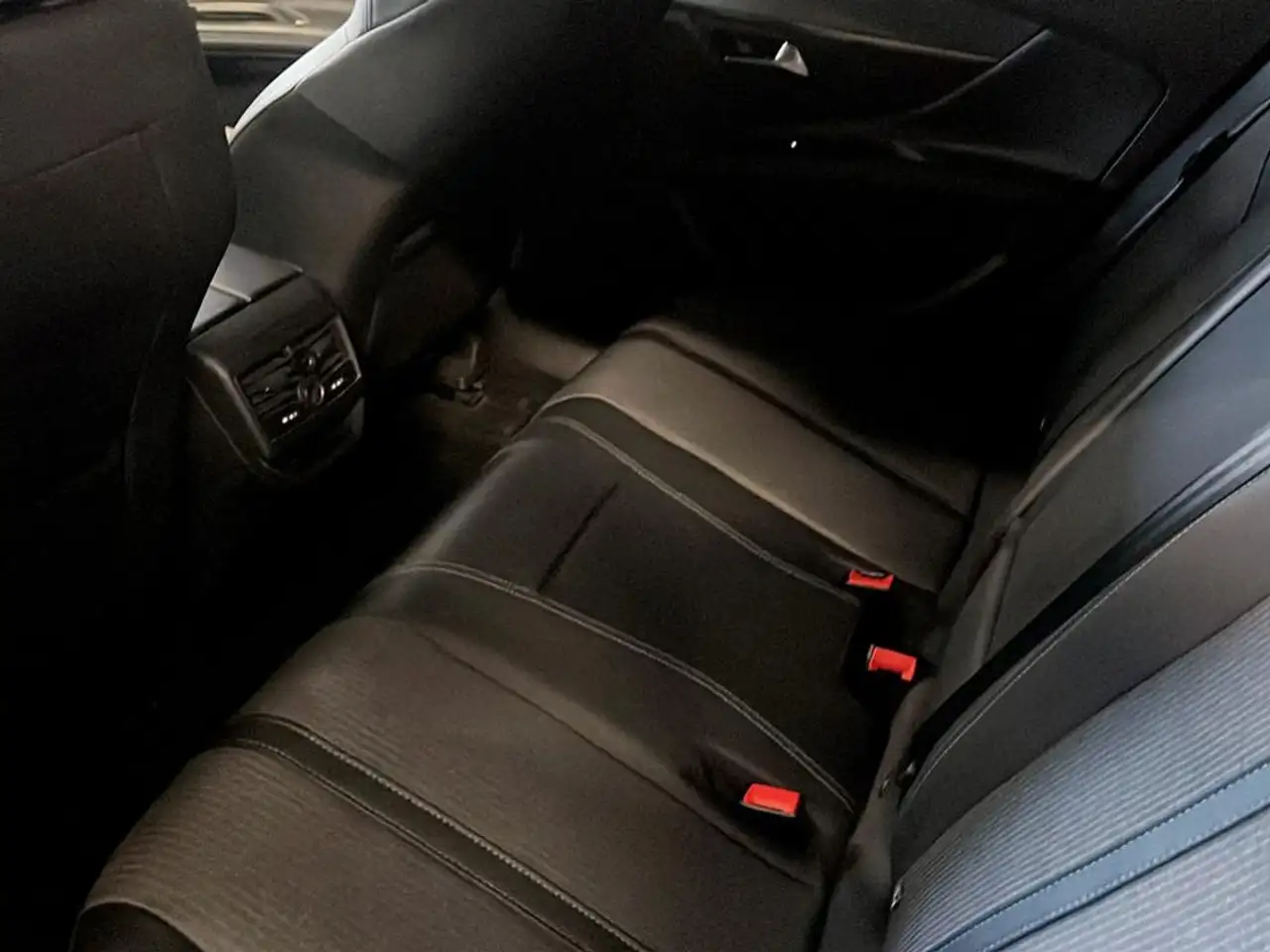 Peugeot 3008 1.6 hybrid4 Allure Pack 300cv e-eat8 13