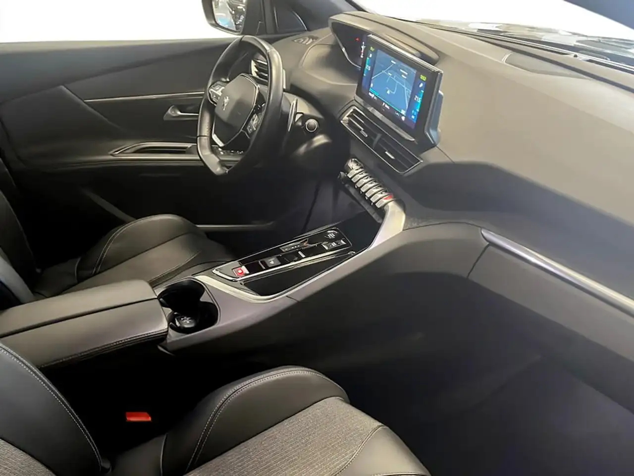 Peugeot 3008 1.6 hybrid4 Allure Pack 300cv e-eat8 16