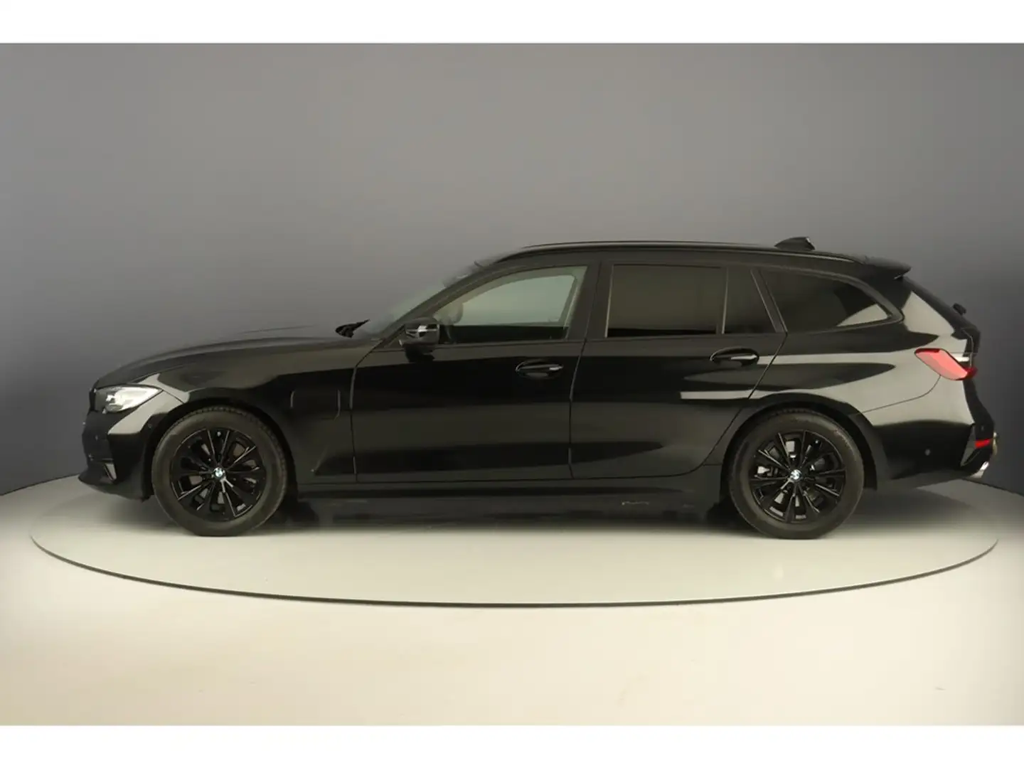 BMW 320 e Touring 204pk Pack Drive Assist Zwart - 2