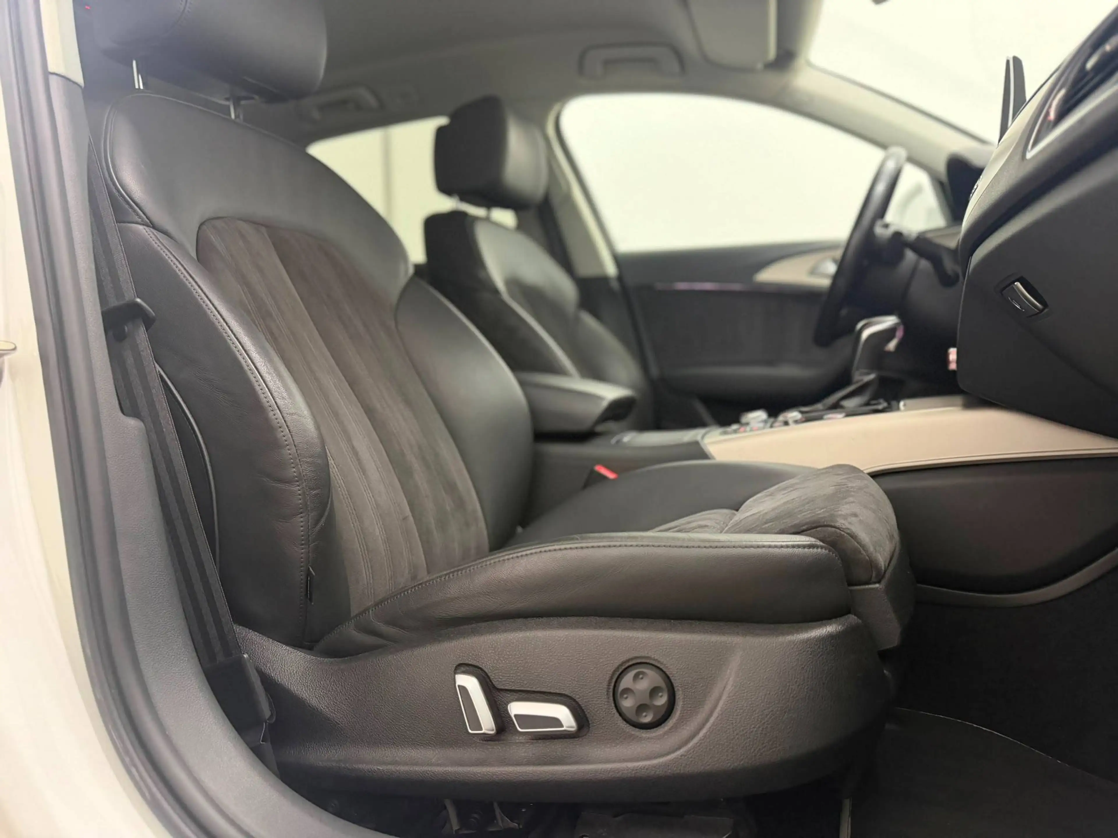 Audi A6 allroad quattro 3.0 TDI S-tronic NAVI - AHK - XENON — photo 14