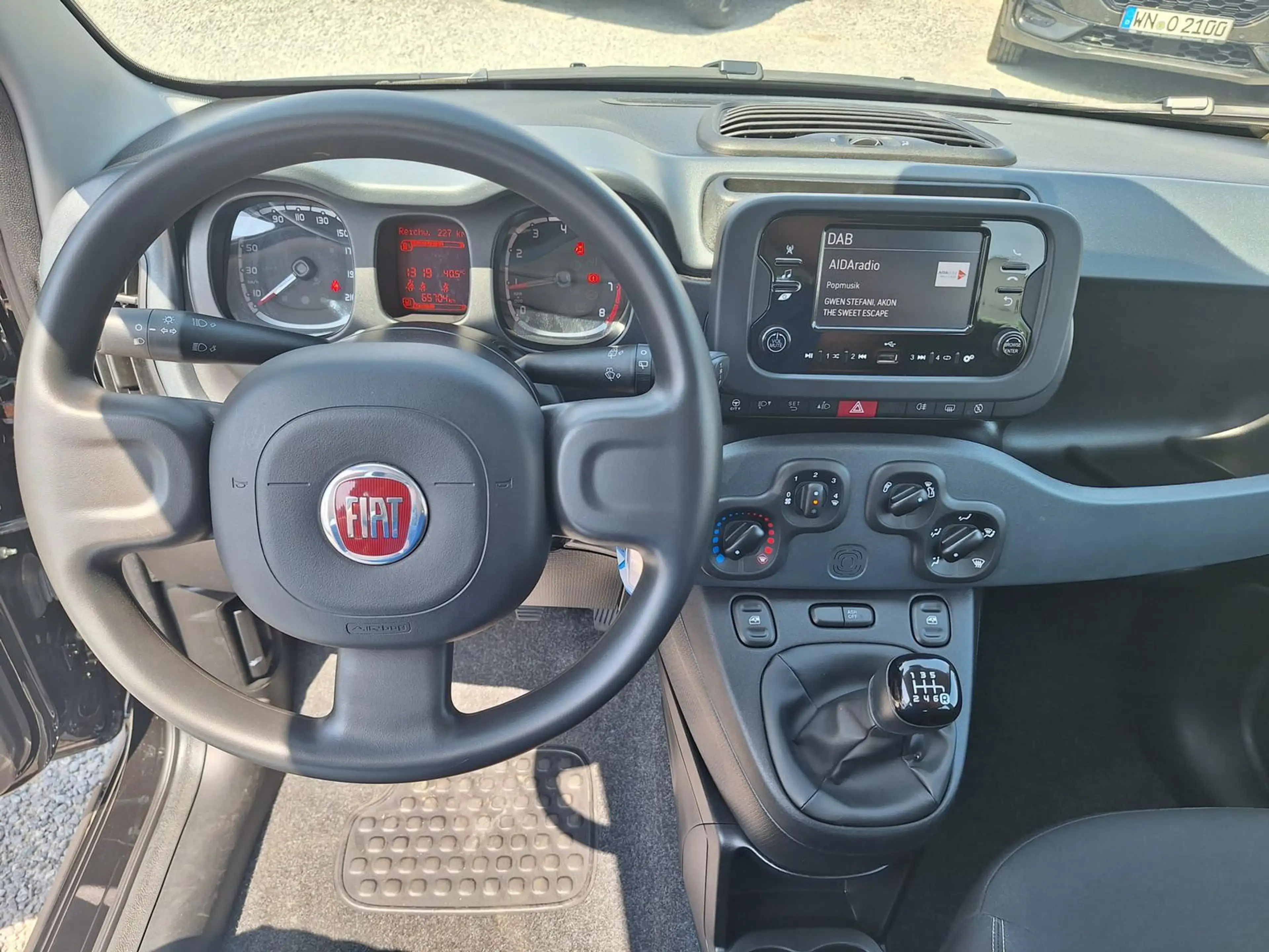 Fiat Panda 1.0 Hybrid 69PS Klima PDC DAB Spurhalteassistent — photo 11